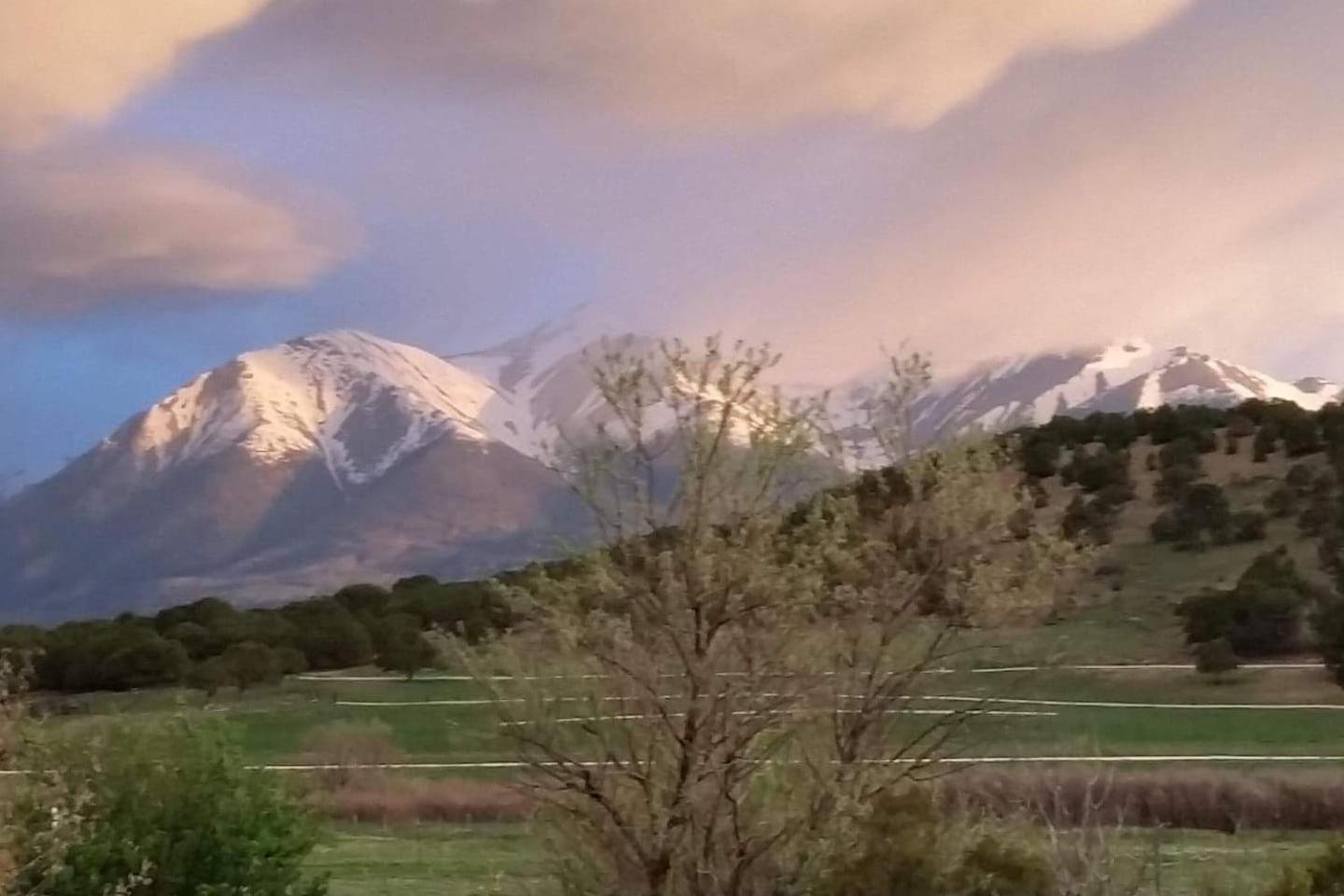 Private Retreat on Working Horse and Cattle Ranch view 4