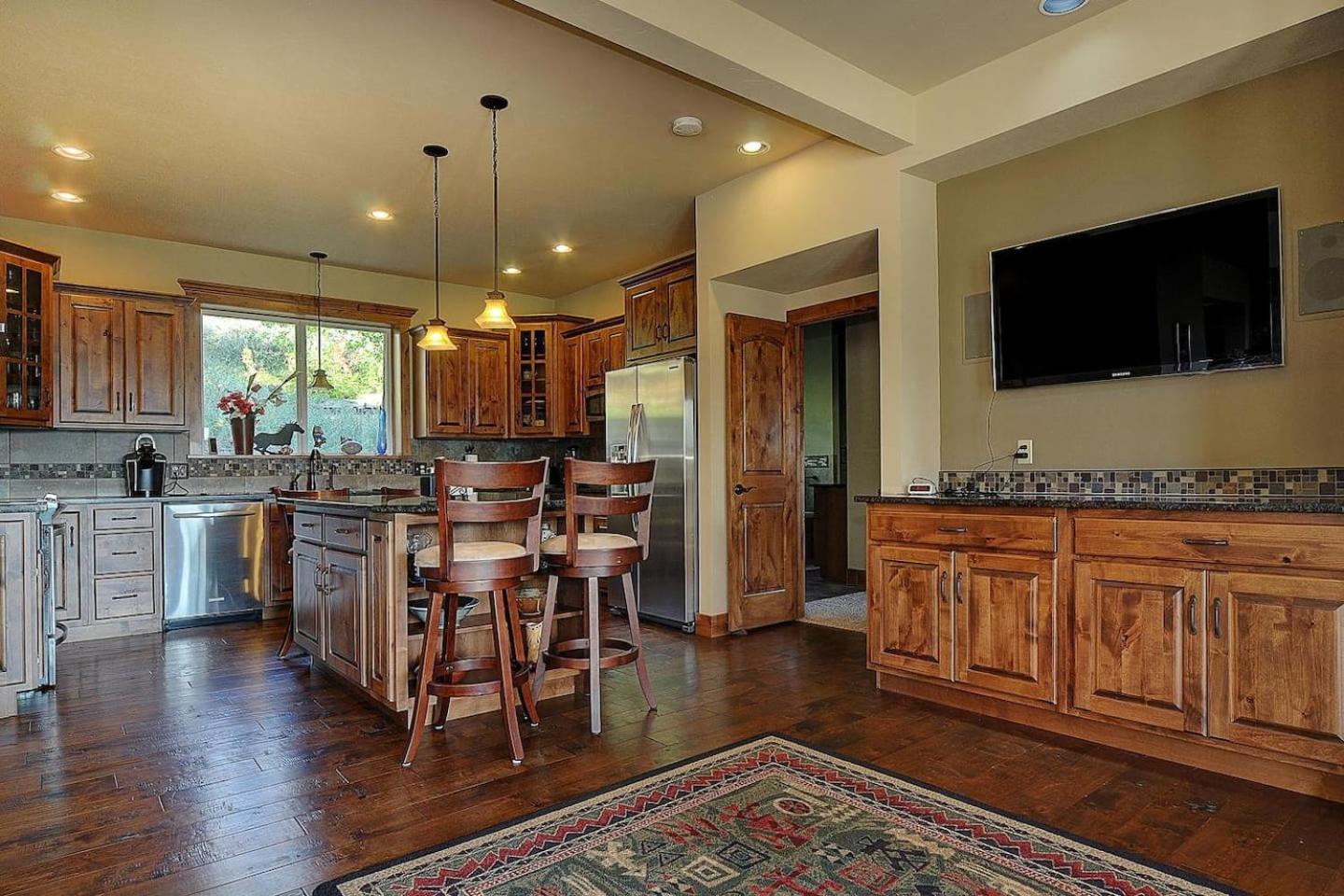 Private Retreat on Working Horse and Cattle Ranch view 2