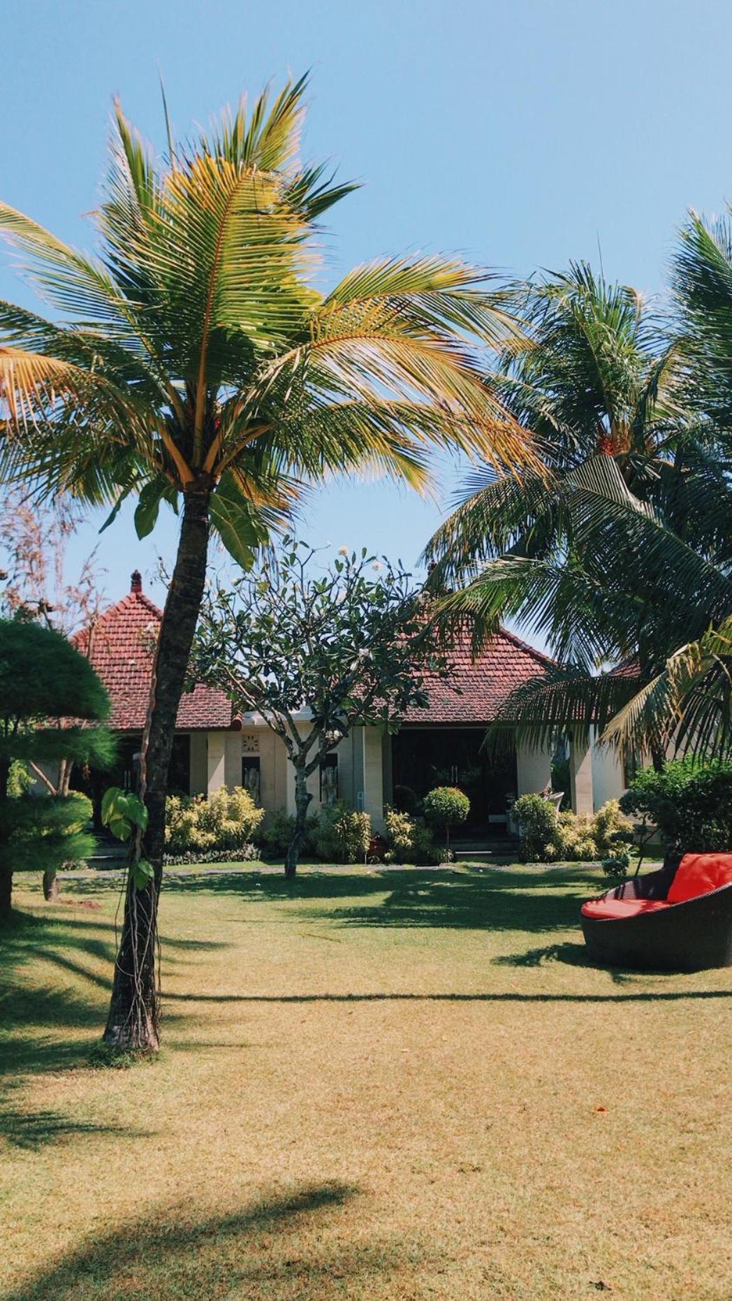 Puri Rinjani Bungalows view 3