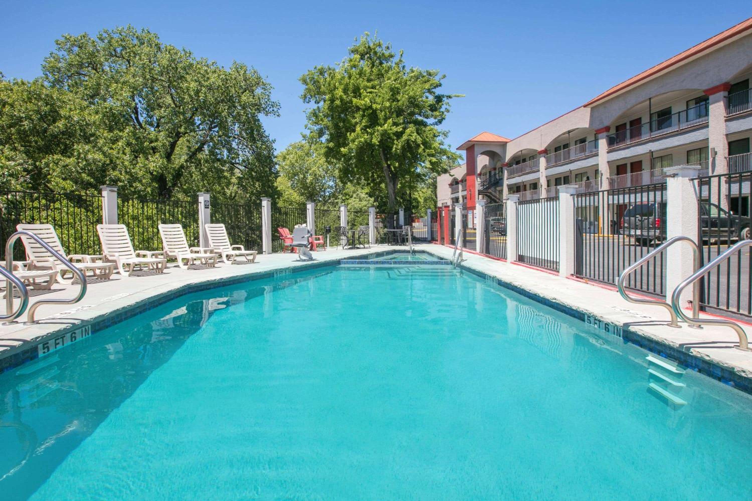 Super 8 by Wyndham Austin University/Downtown Area-1