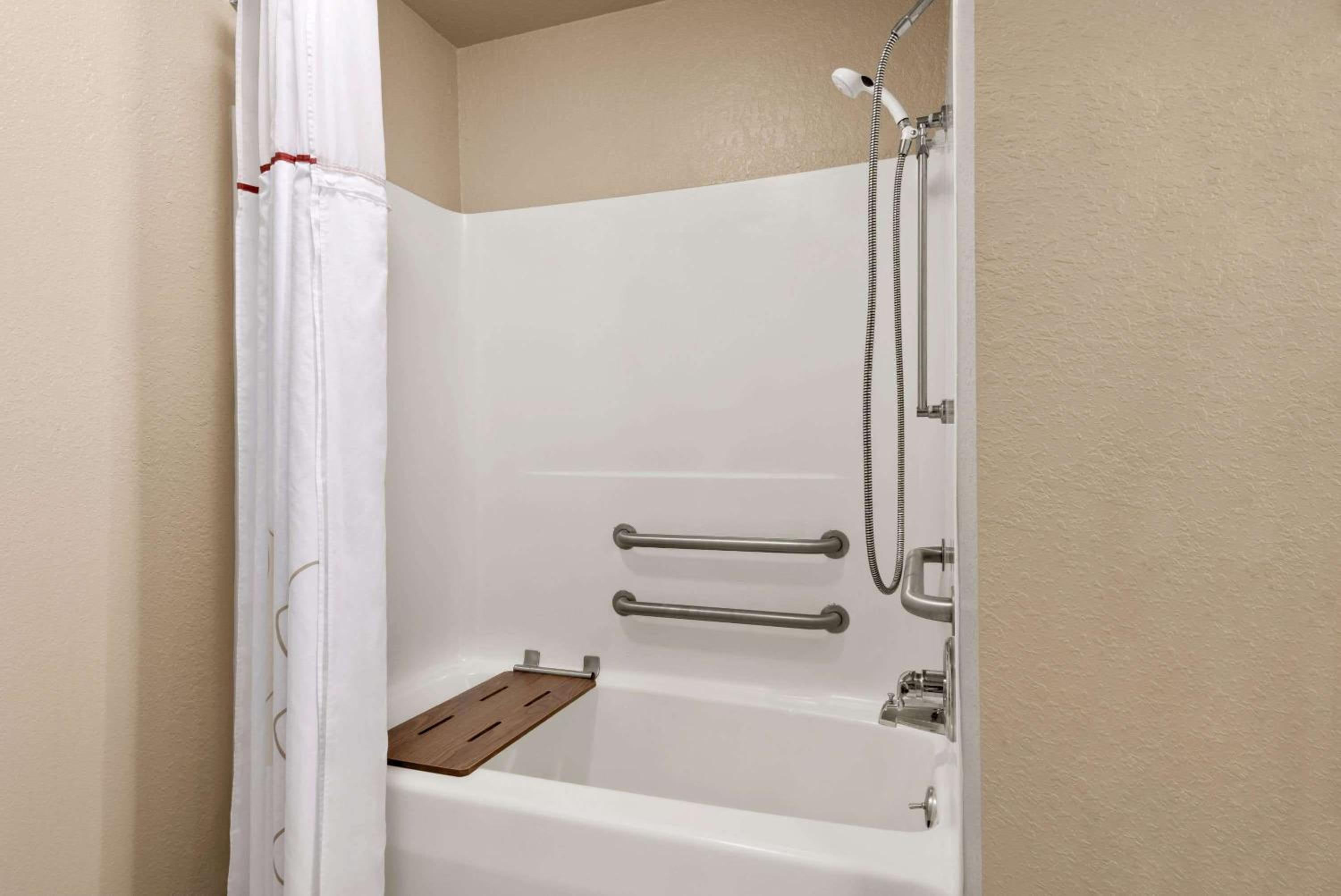 Decatur Vacations - Hawthorn Extended Stay by Wyndham Decatur - Property Image 10