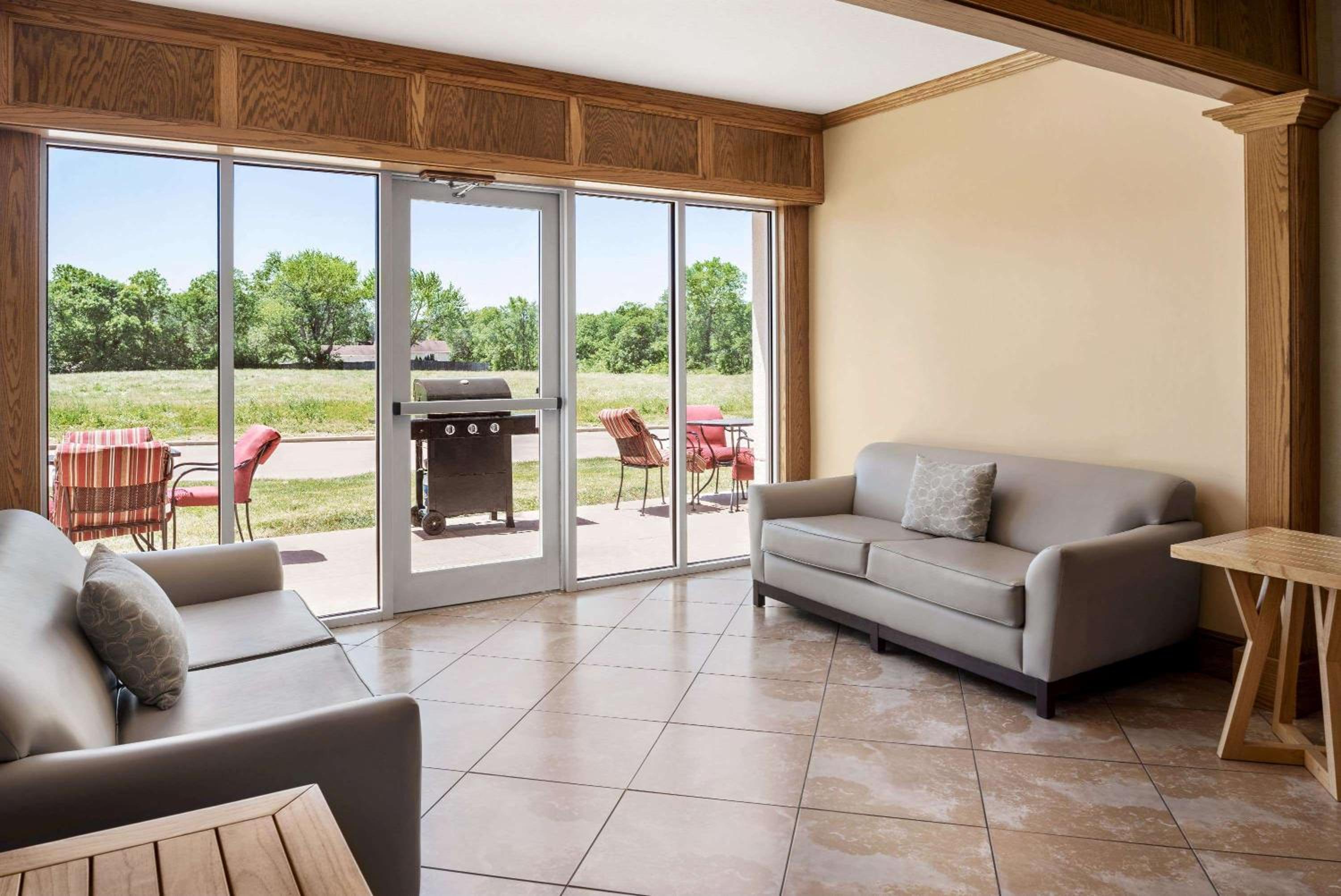 Forsyth Vacations - Hawthorn Extended Stay by Wyndham Decatur - Property Image 5