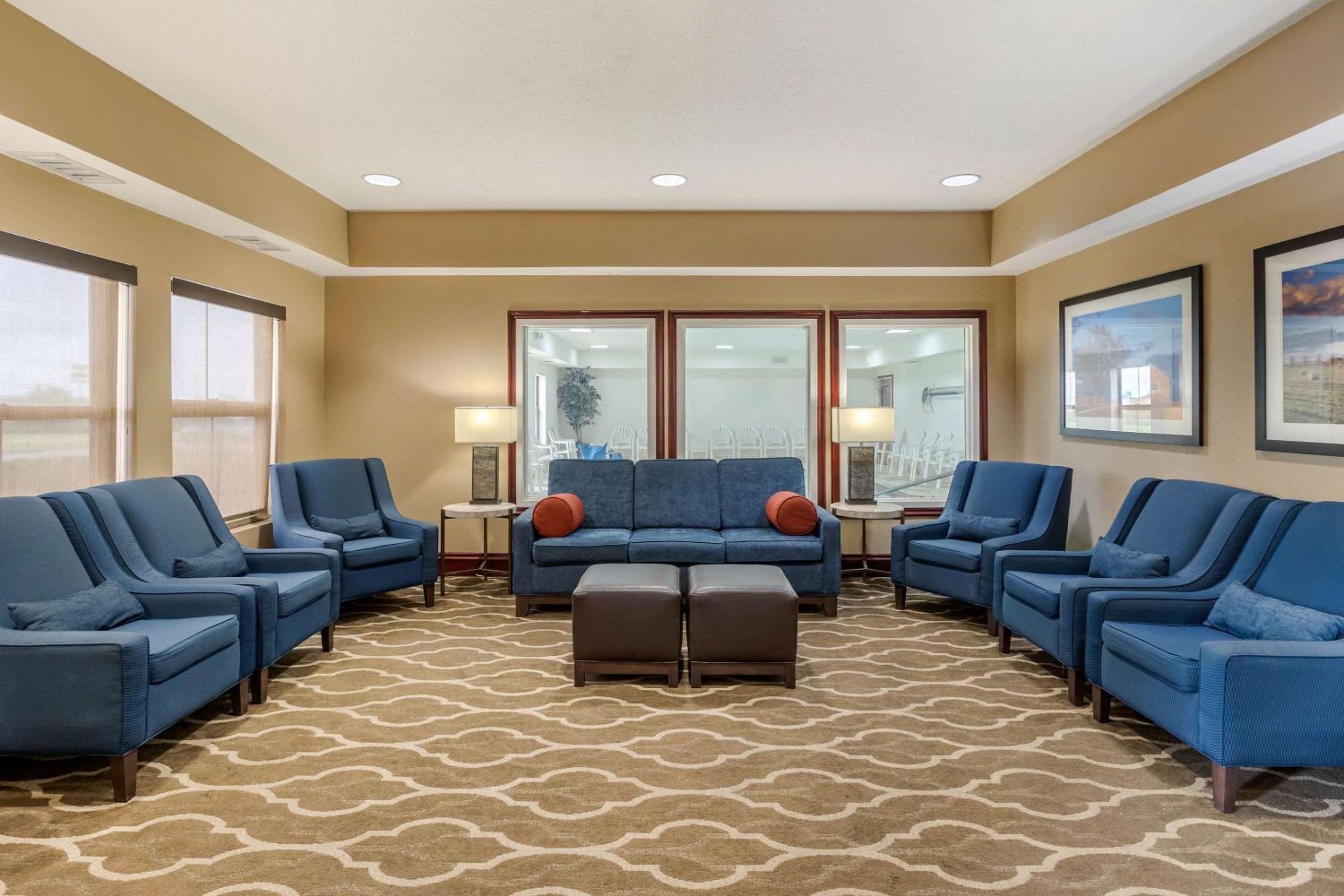 Comfort Inn Walcott near Davenport view 5
