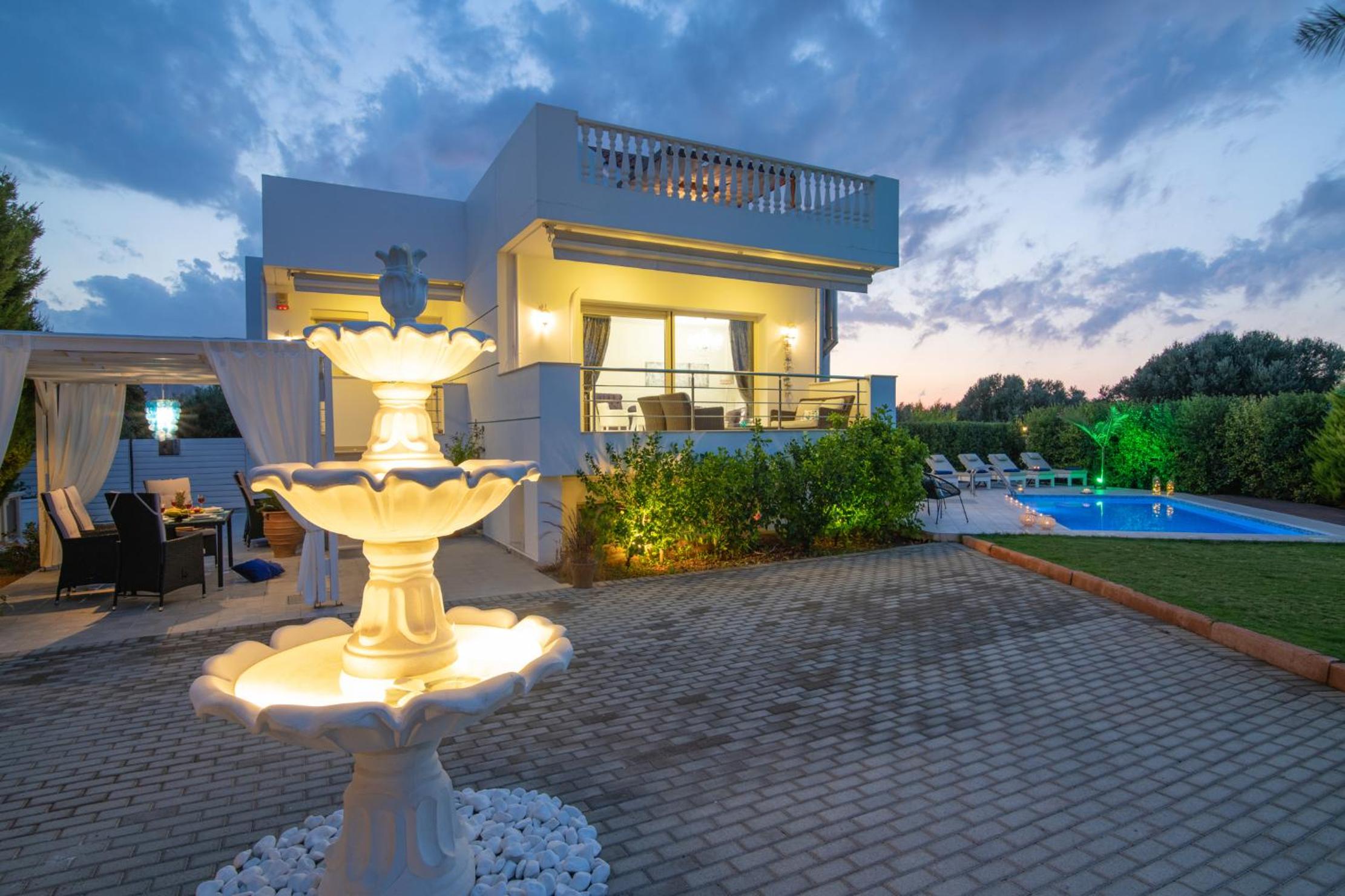 Aphrodite Luxury Villa Hersonissos view 4