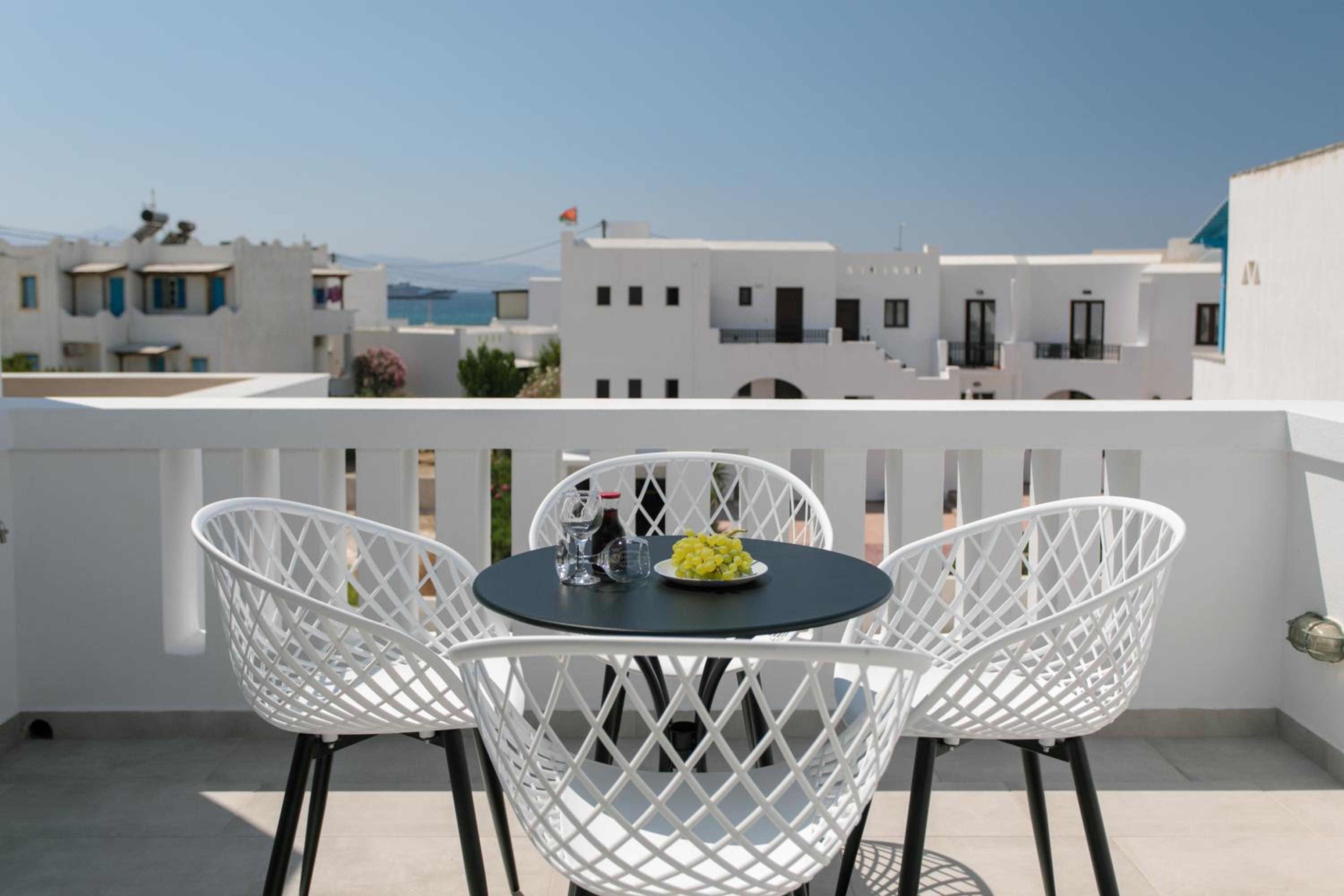 Iades Studios & Apartments