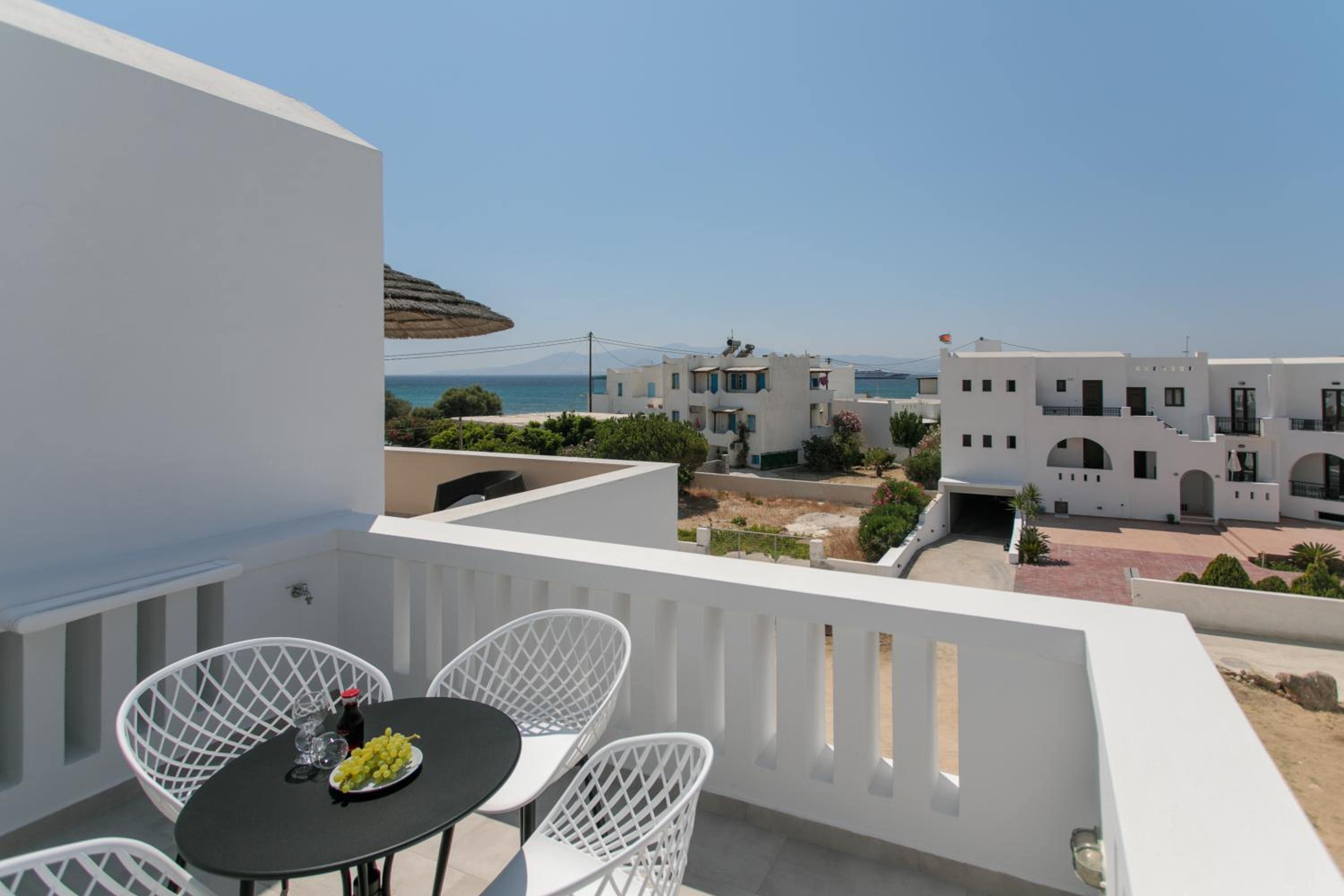 Iades Studios & Apartments