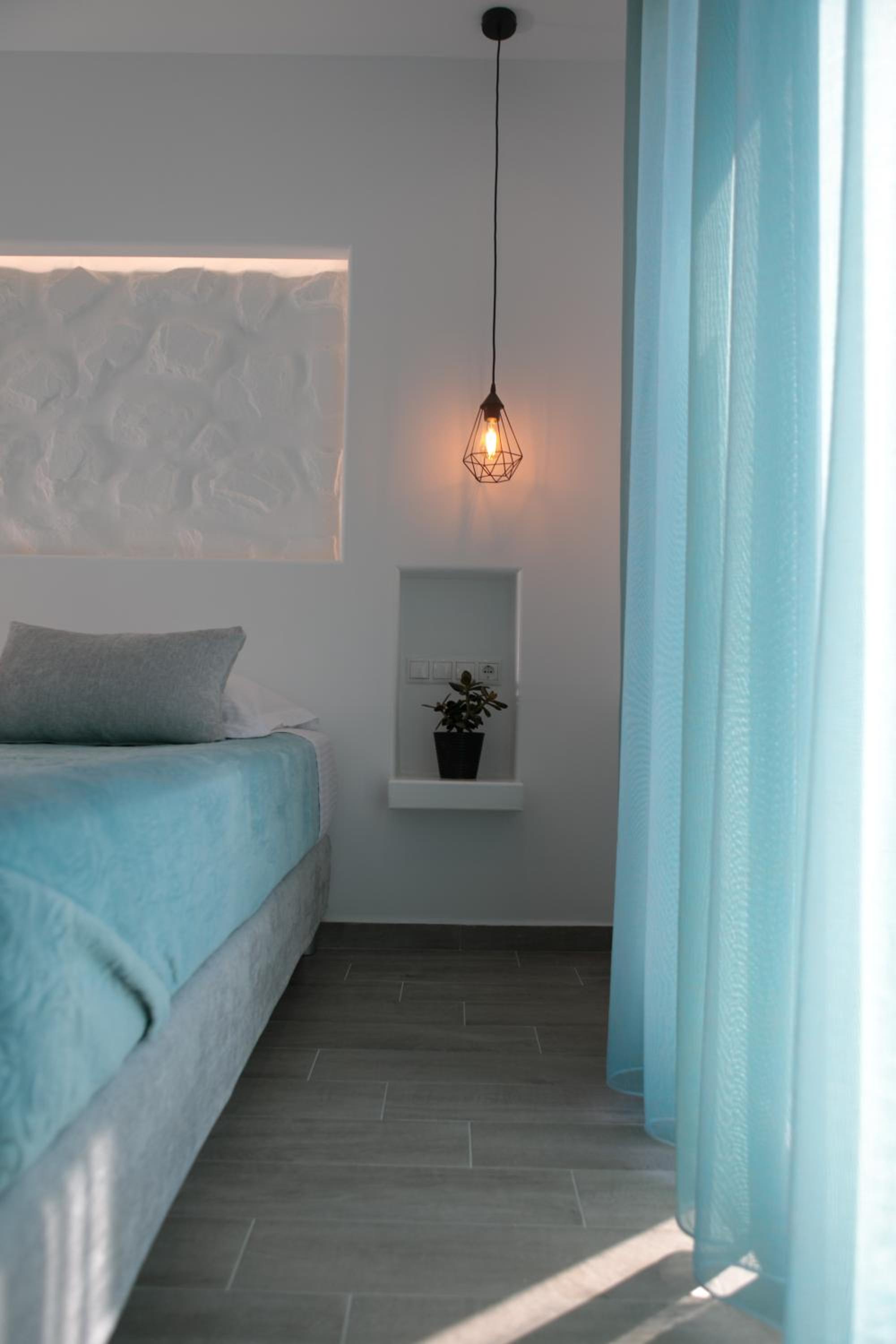 Iades Studios & Apartments