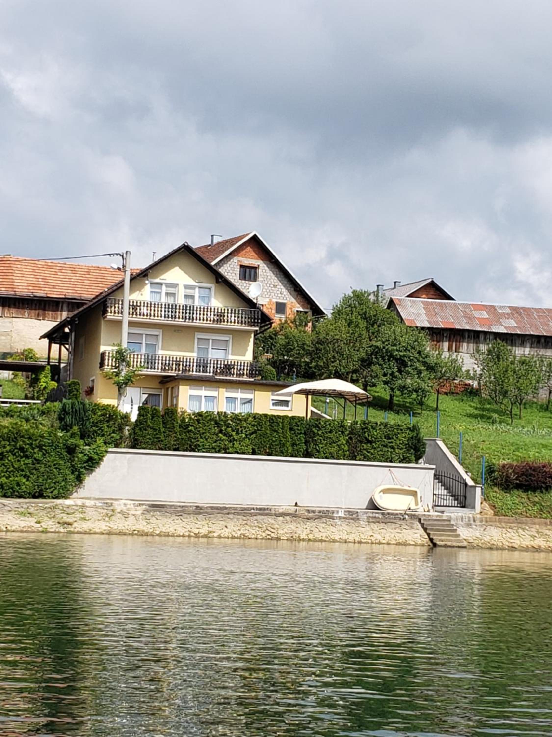 Apartments Miše