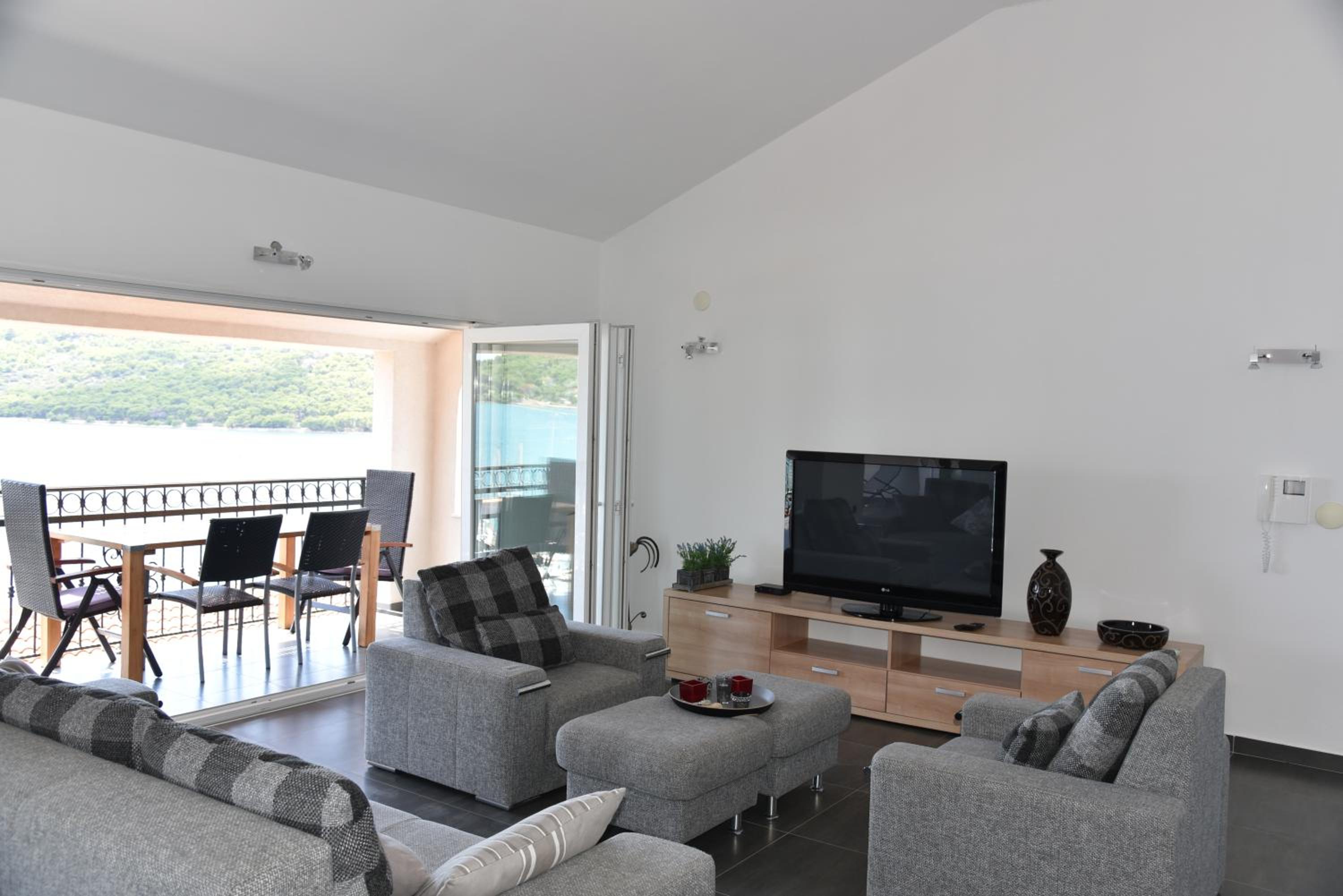Villa Pina Appartment Chantos view 3