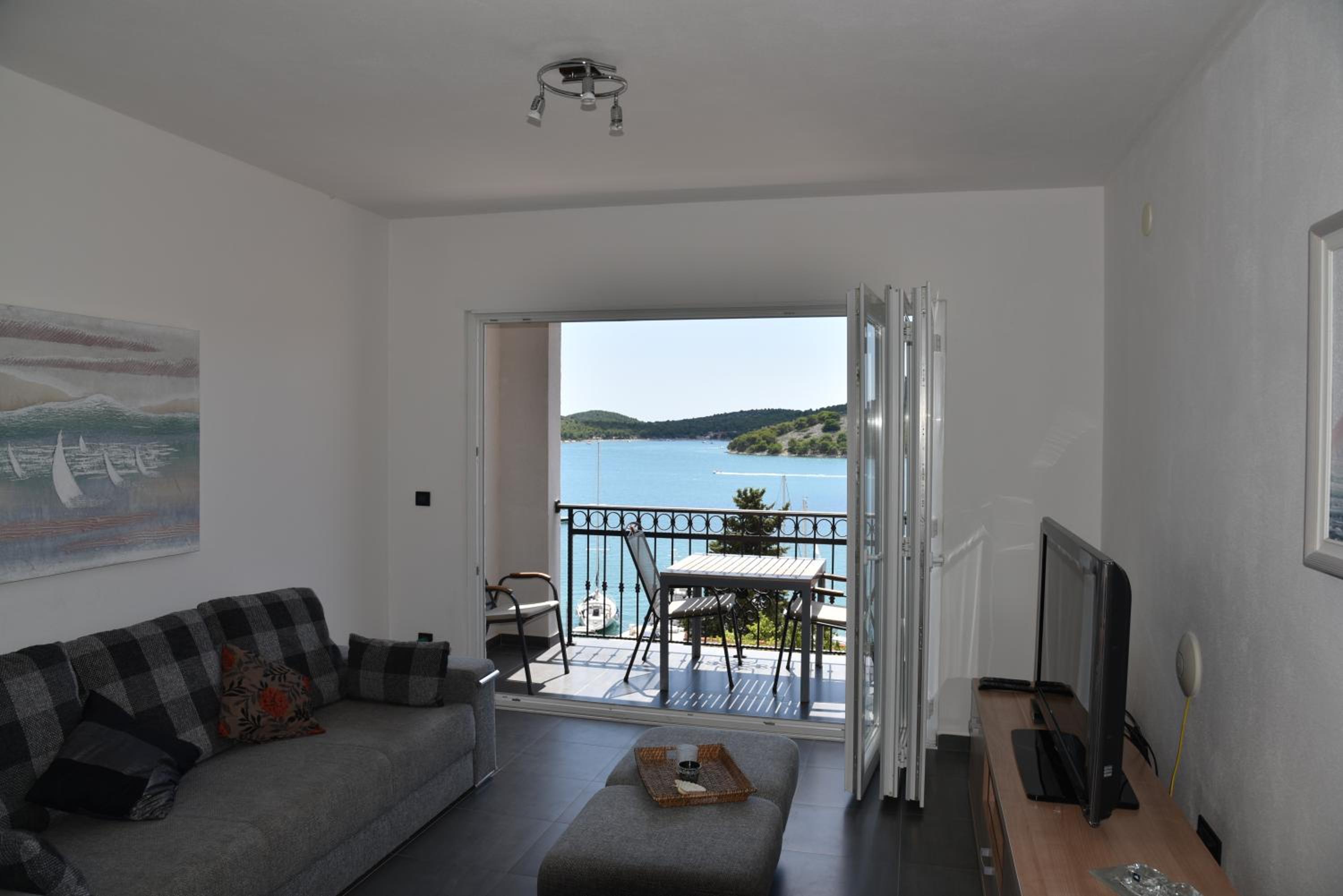 Villa Pina Apartment Evitos view 4
