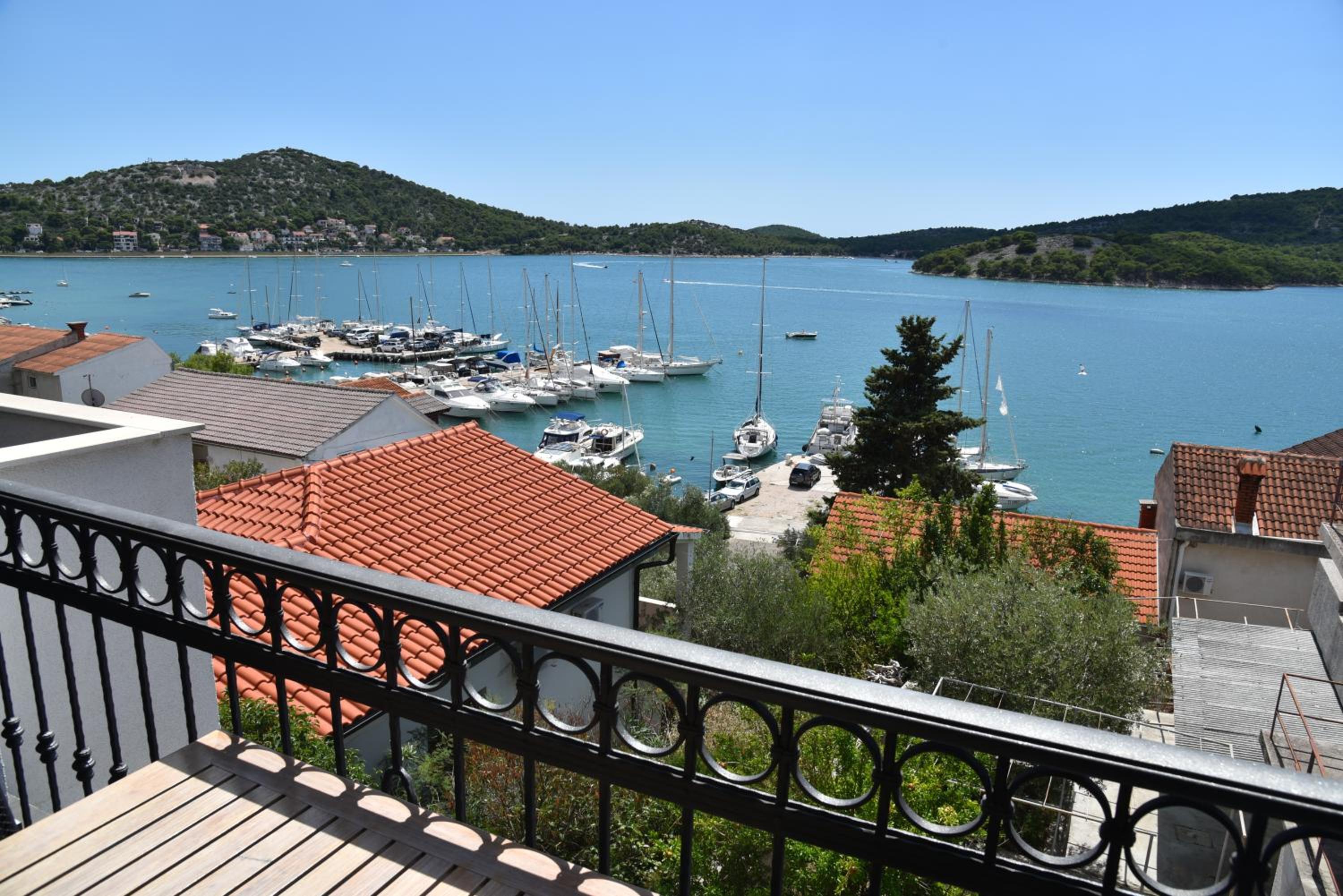 Villa Pina Apartment Evitos view 2