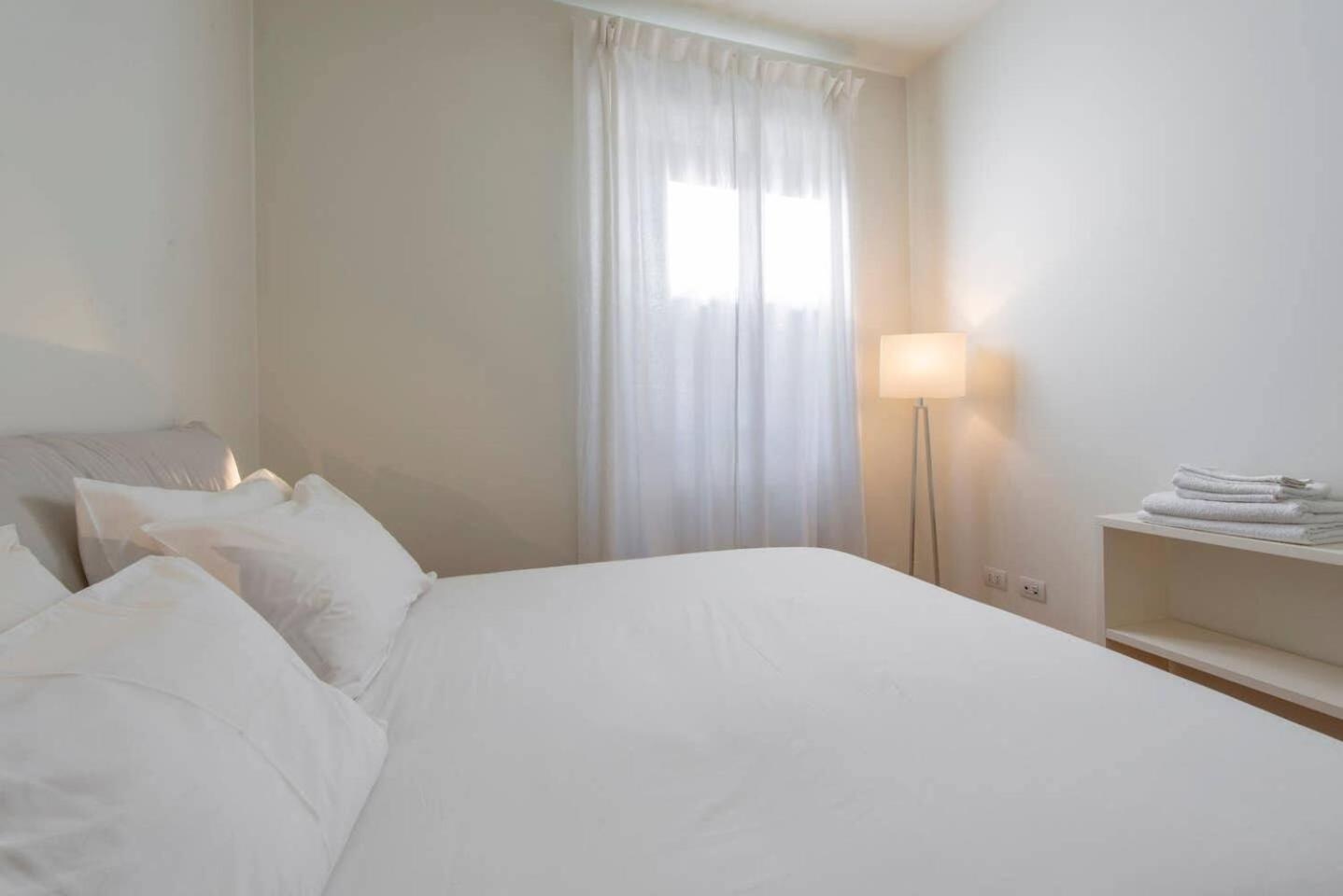 JOIVY 1BR Apt in Isola with Stunning View to Bosco Verticale