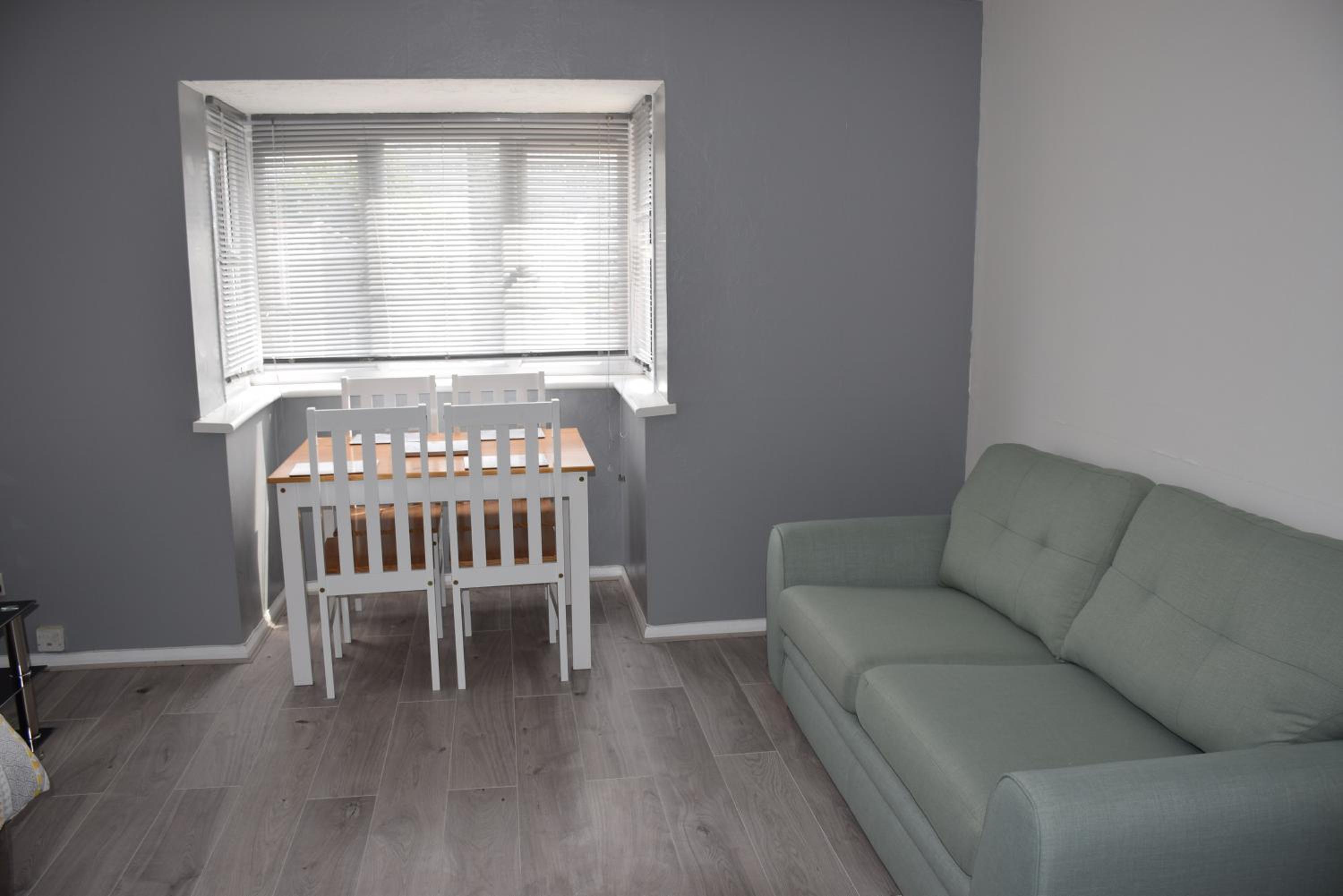 1 Bedroom Apartment Ponders End