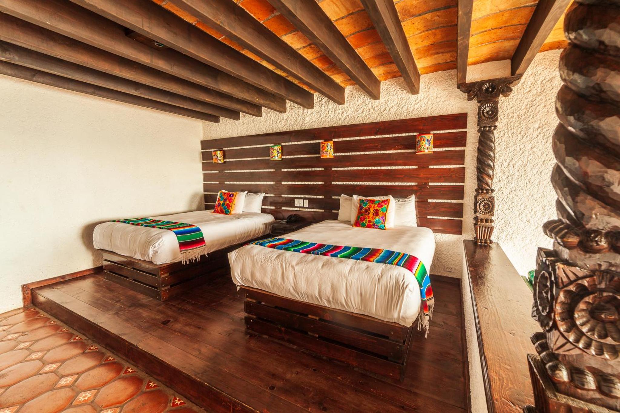 Las Rocas Resort & Spa