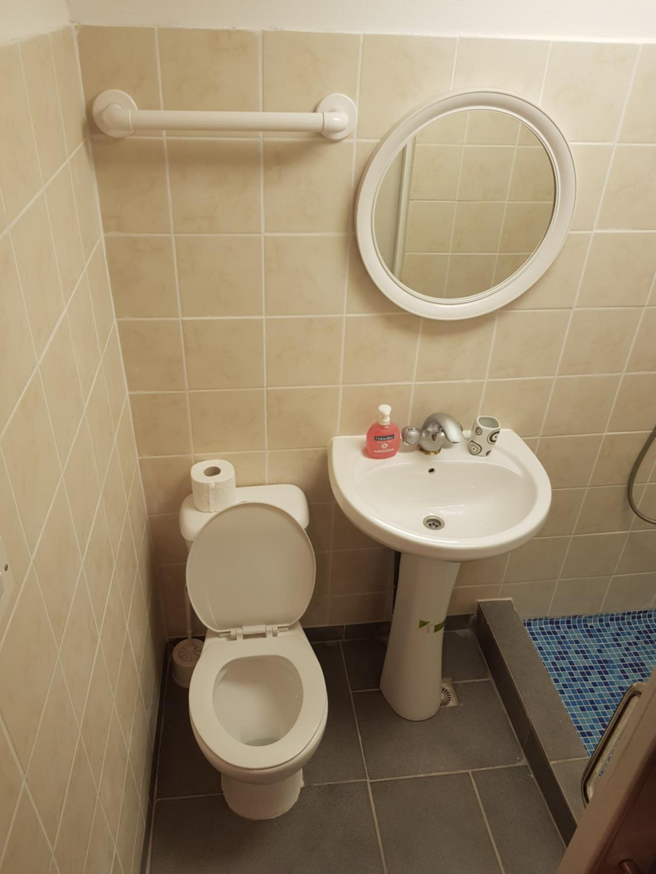 Photo 11