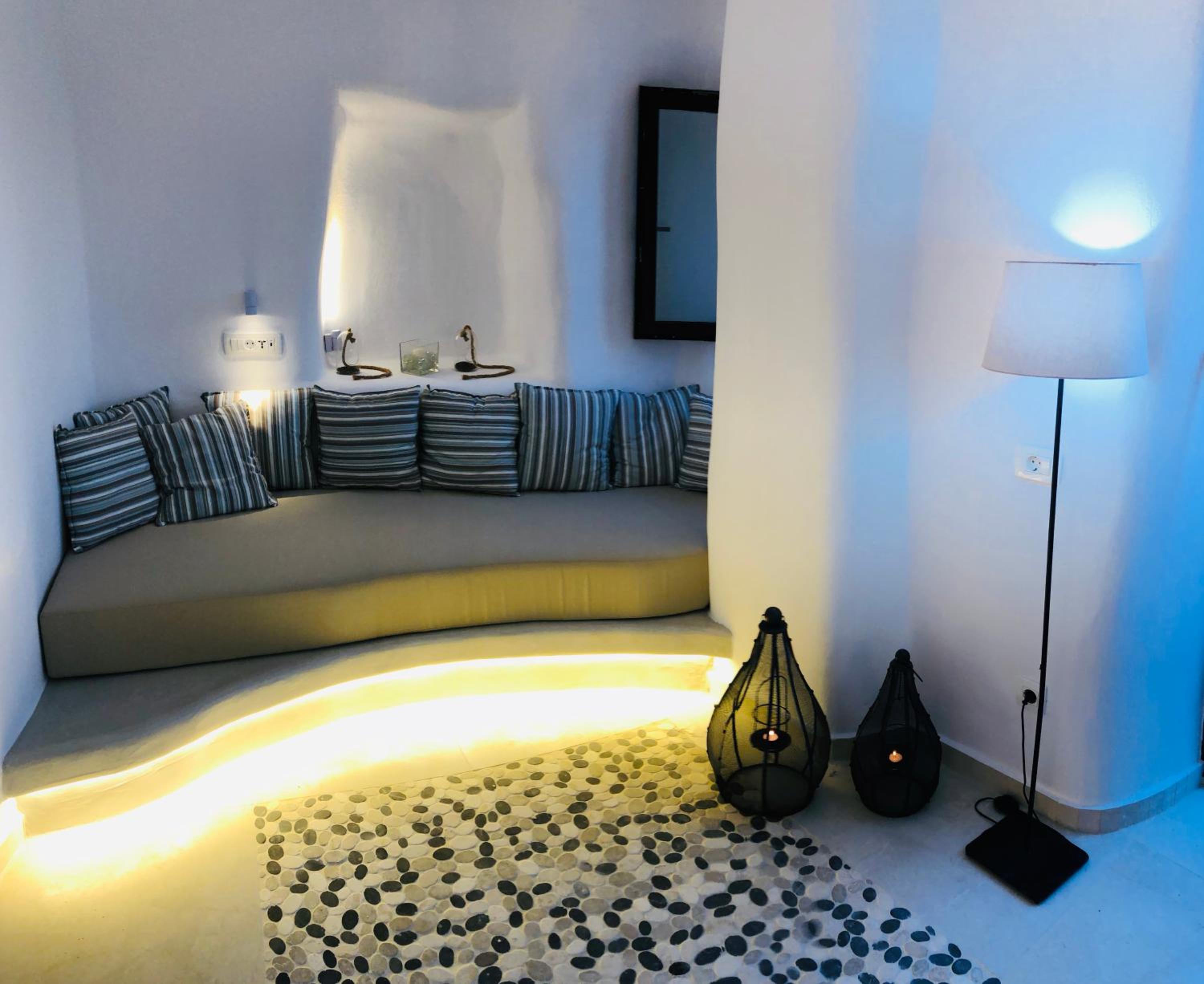 Marann Cave en Akrotiri — lounge