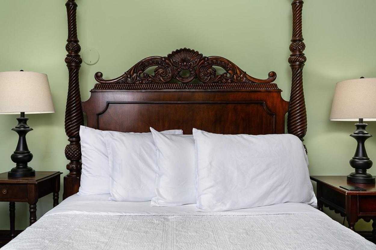 Cedar Crest Inn