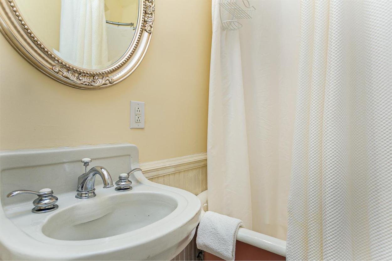 Cedar Crest Inn