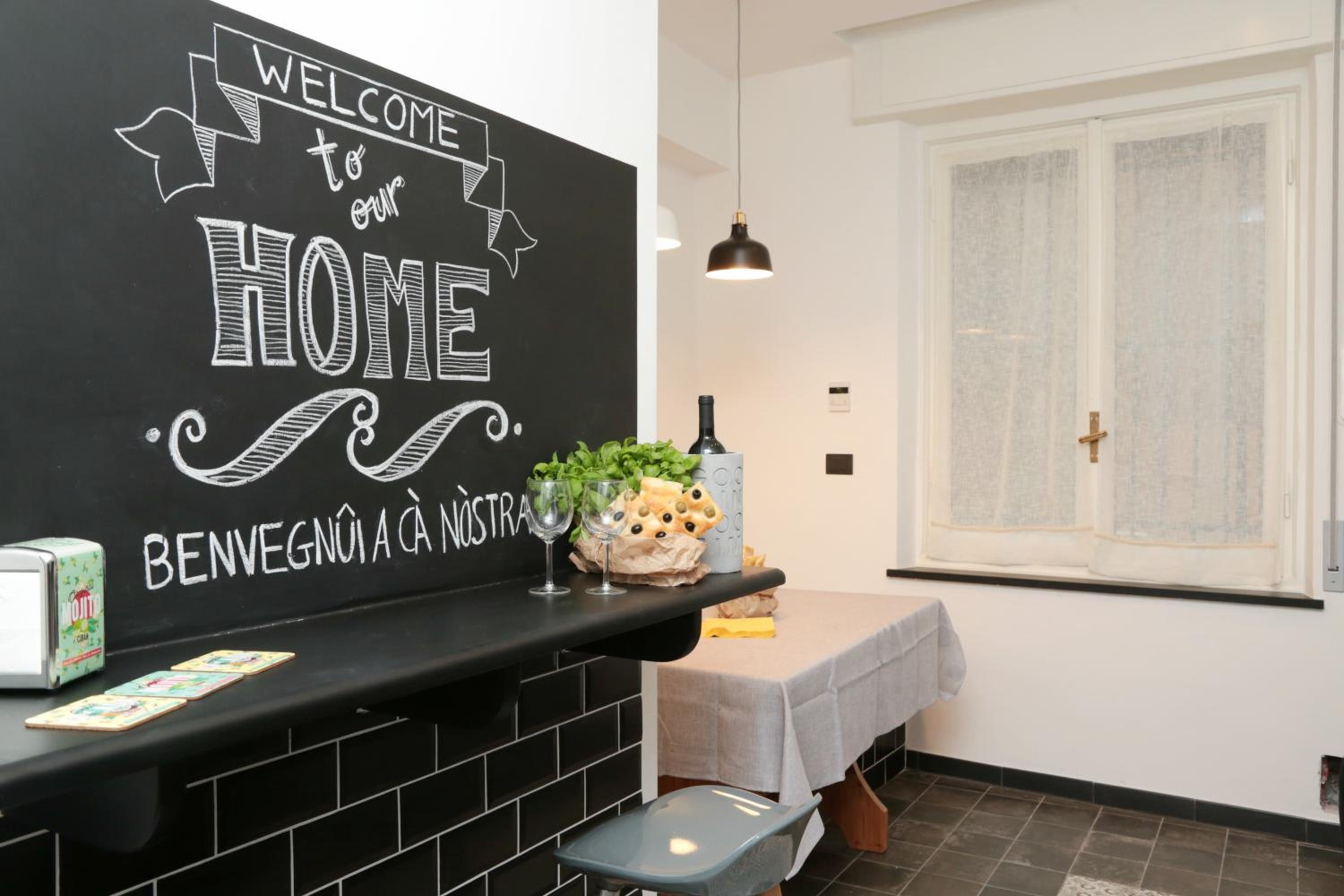 Jeans Luxury House view 5