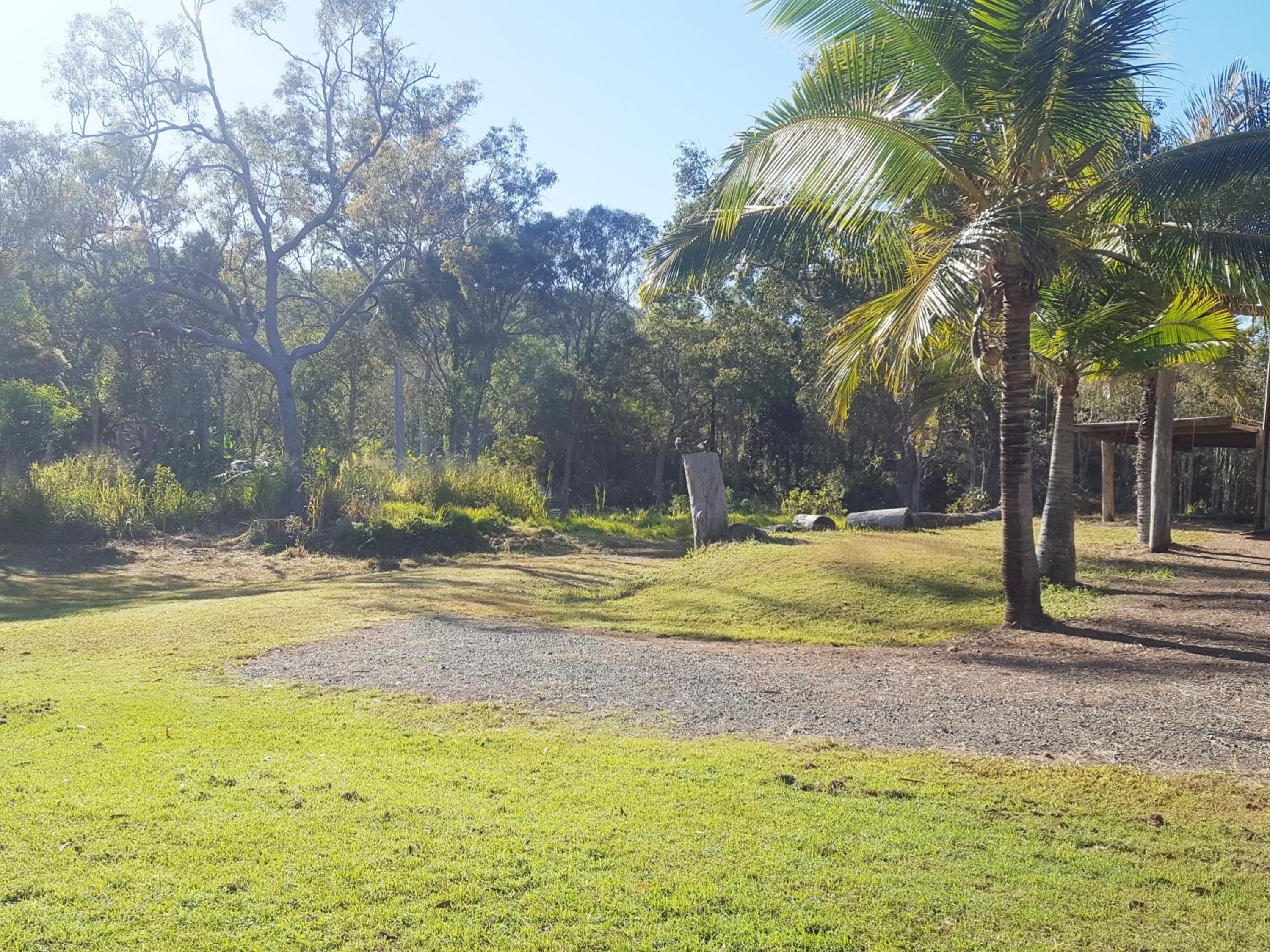 Yellow Cottage - bush and beach
