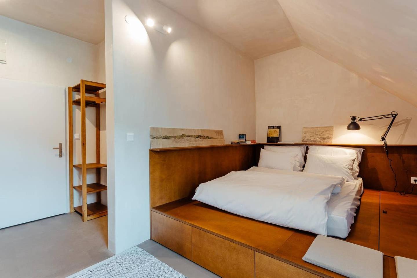 Cozy Blue House Apartment in heart of Old Town view 5