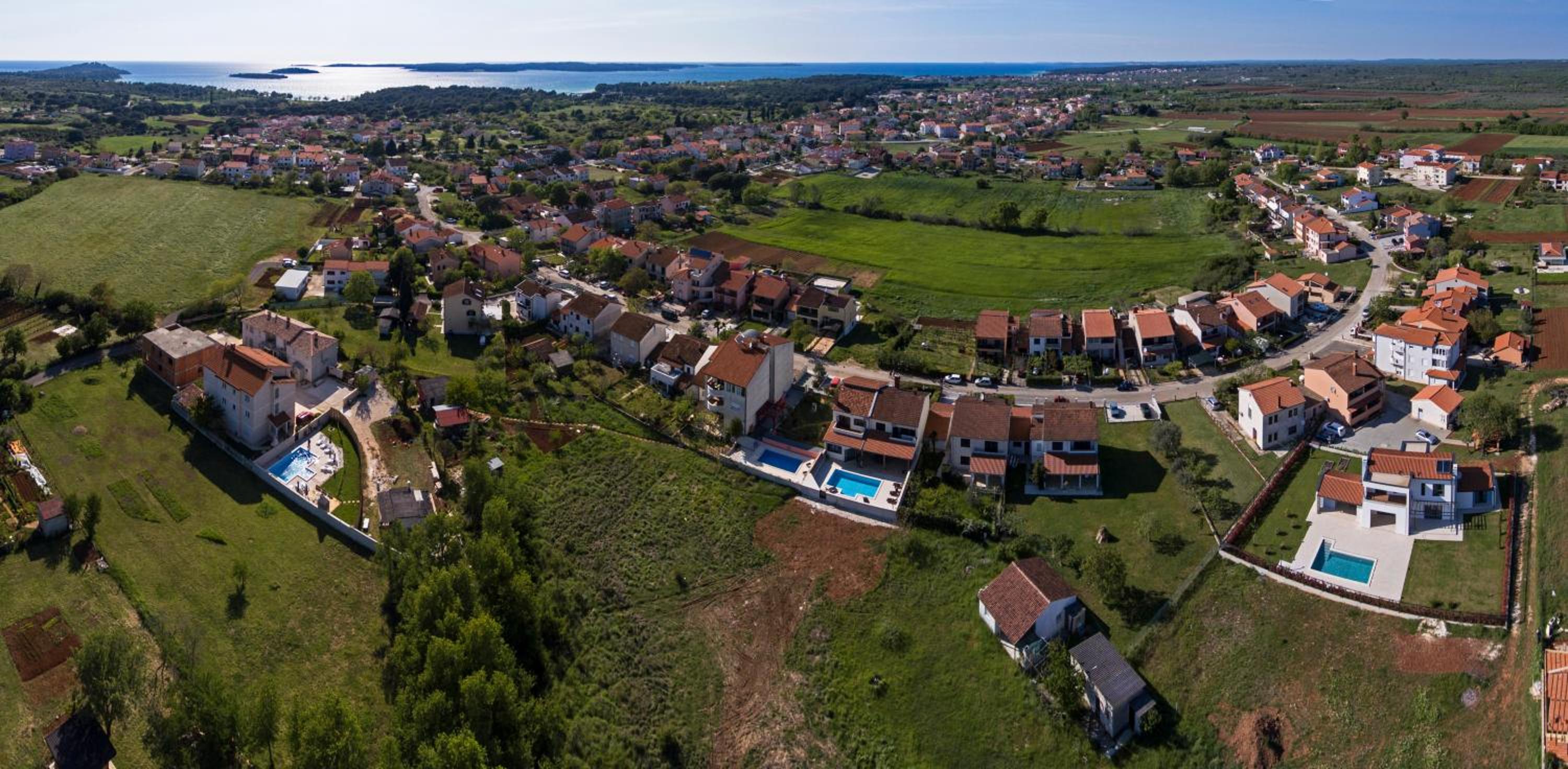 Hotel Villa Komel with Pool - Image 1