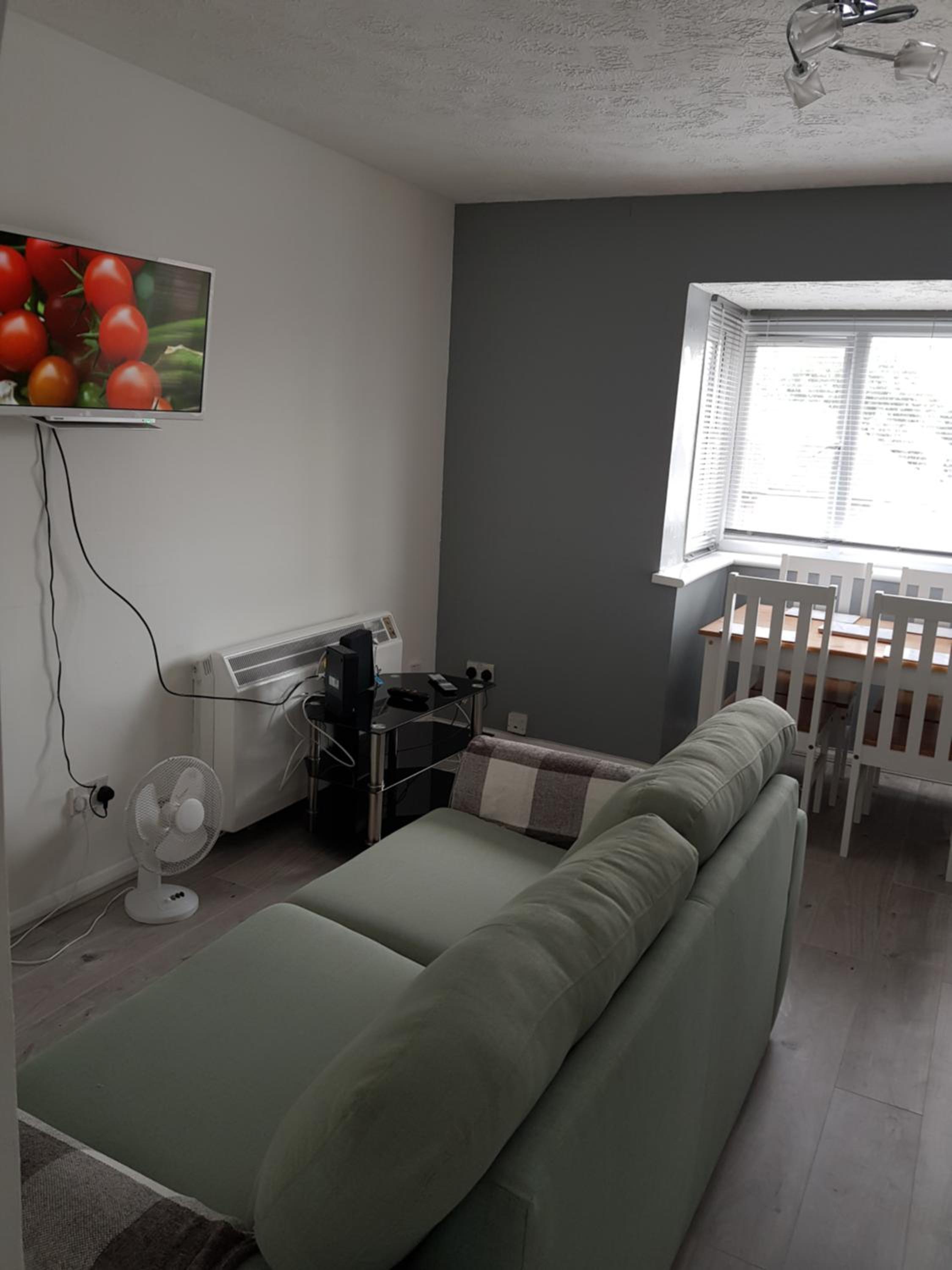 1 Bedroom Apartment Ponders End
