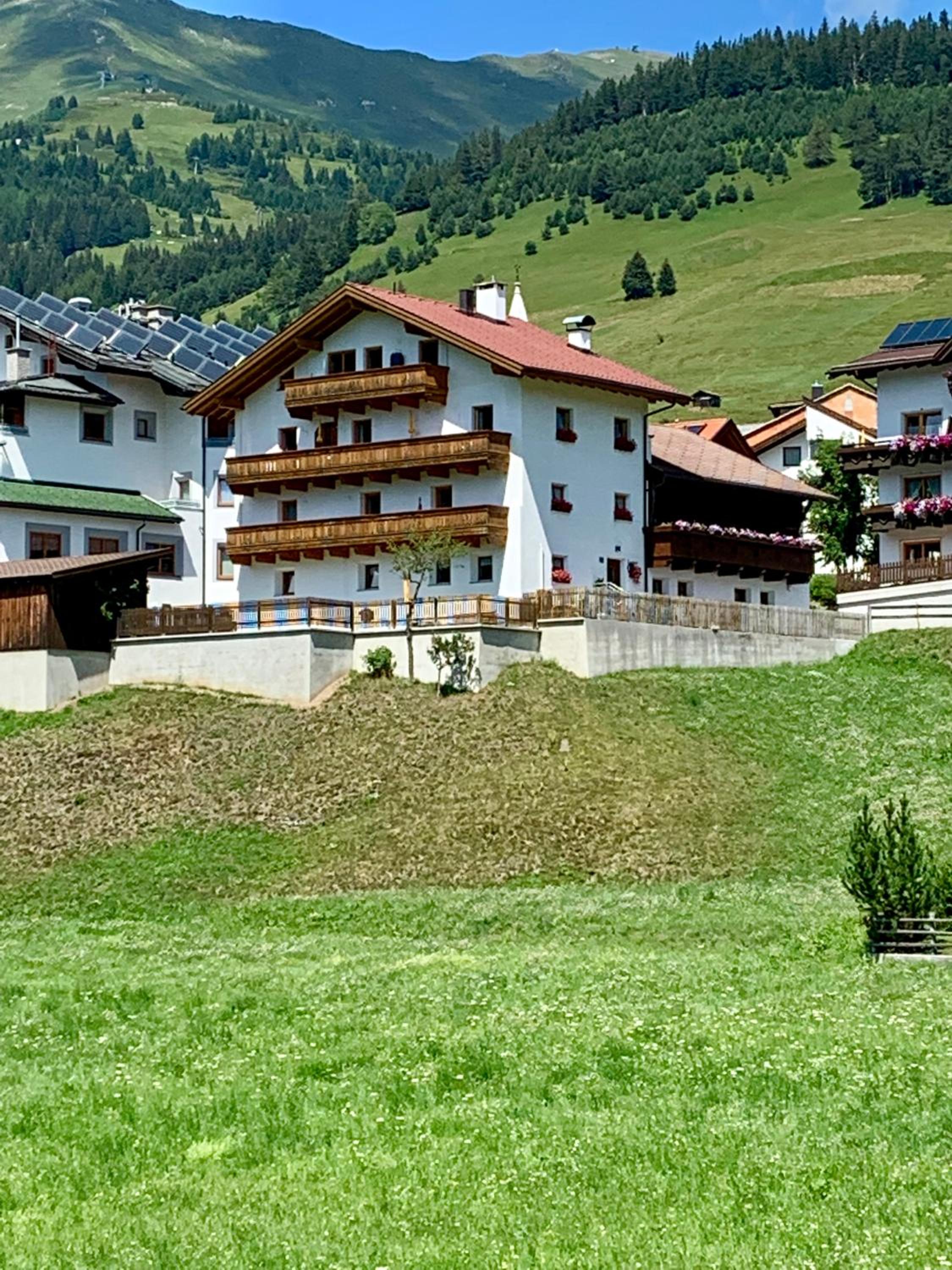 Photo 6
