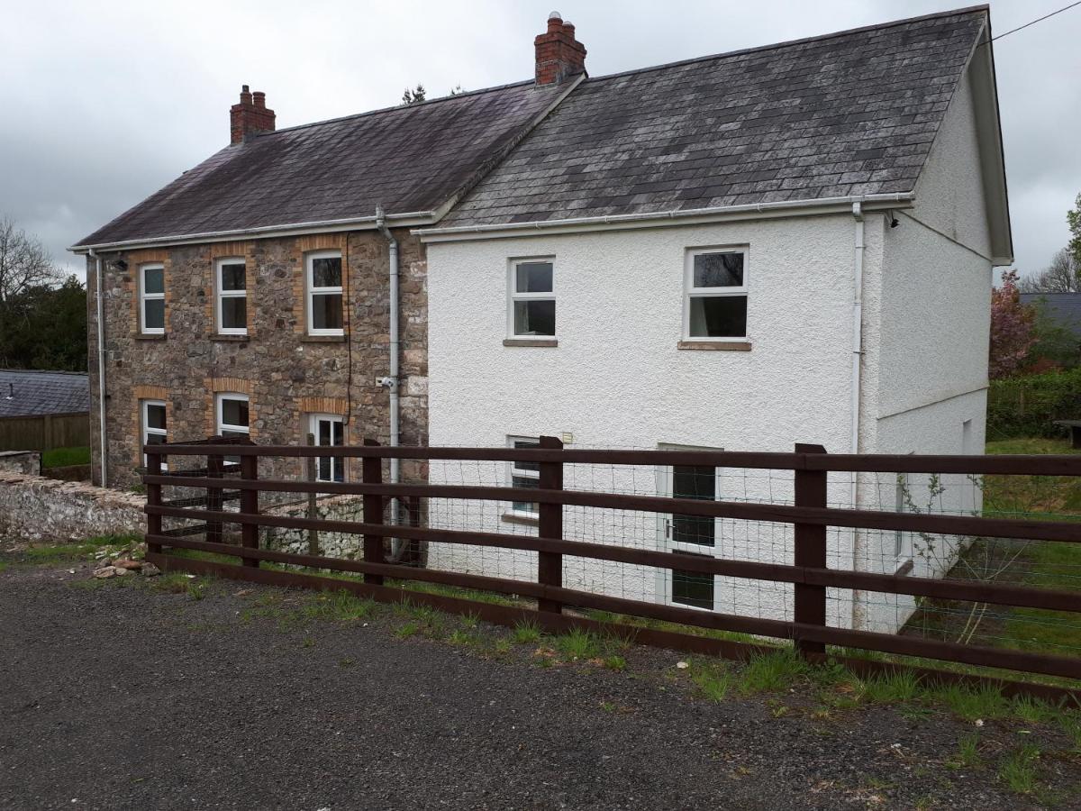 Llandeilo Farmhouse view 3