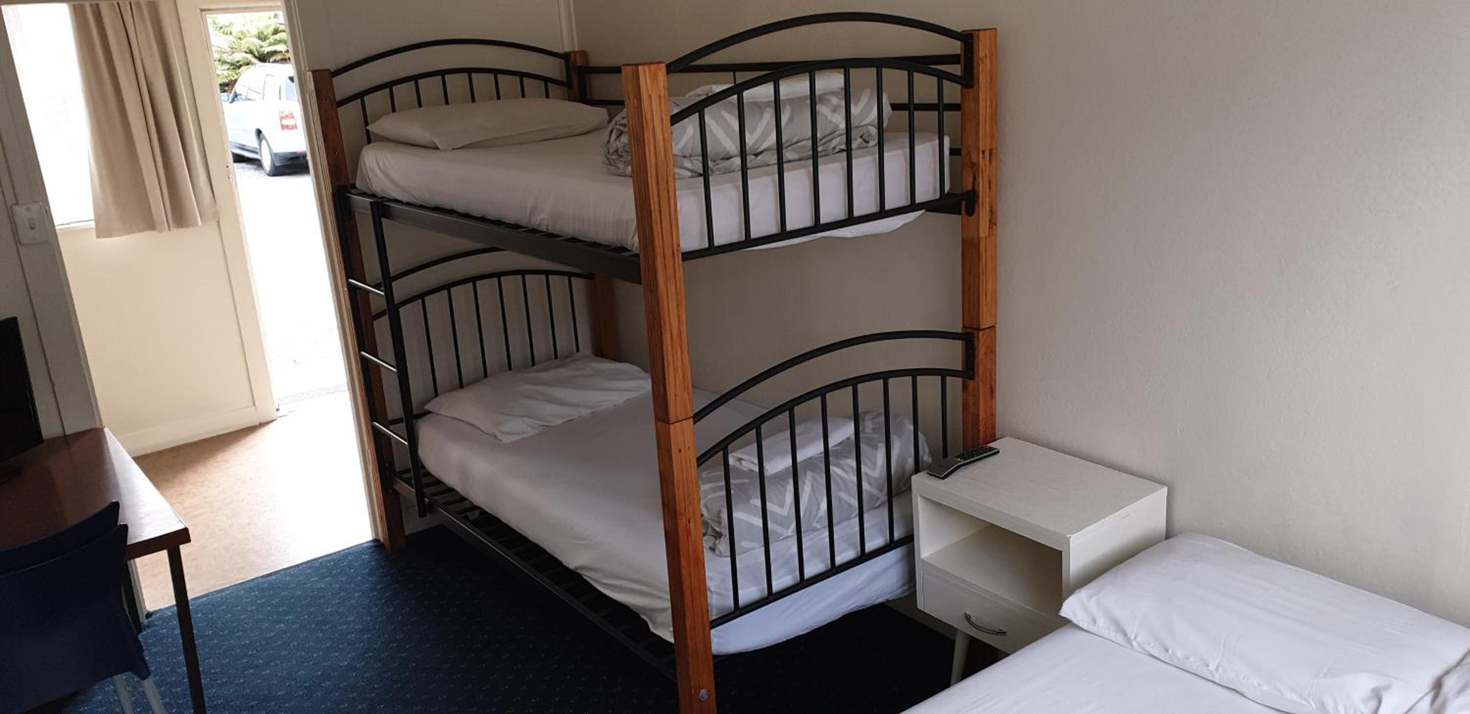 Camellia Court Family Motel