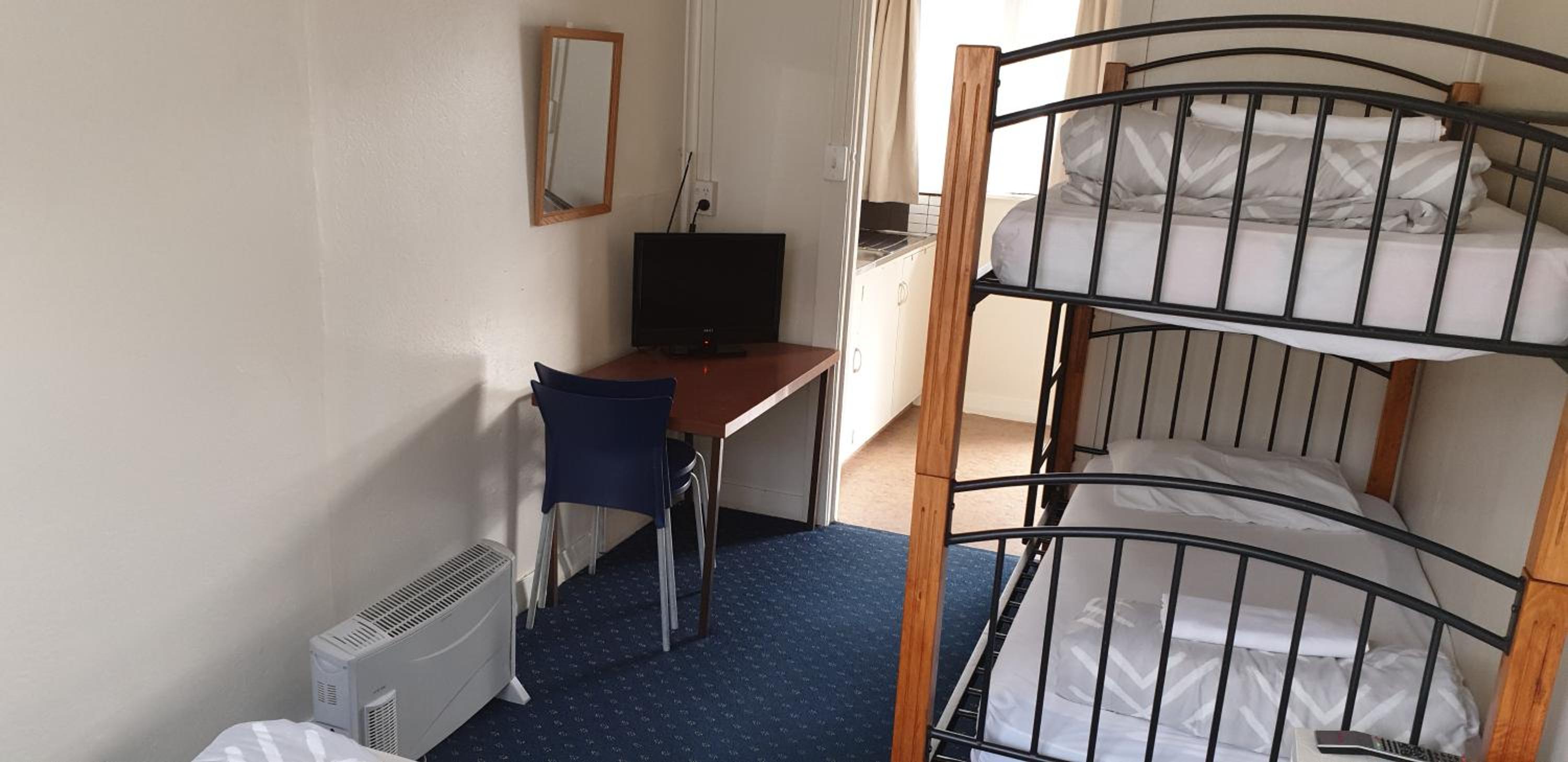 Camellia Court Family Motel