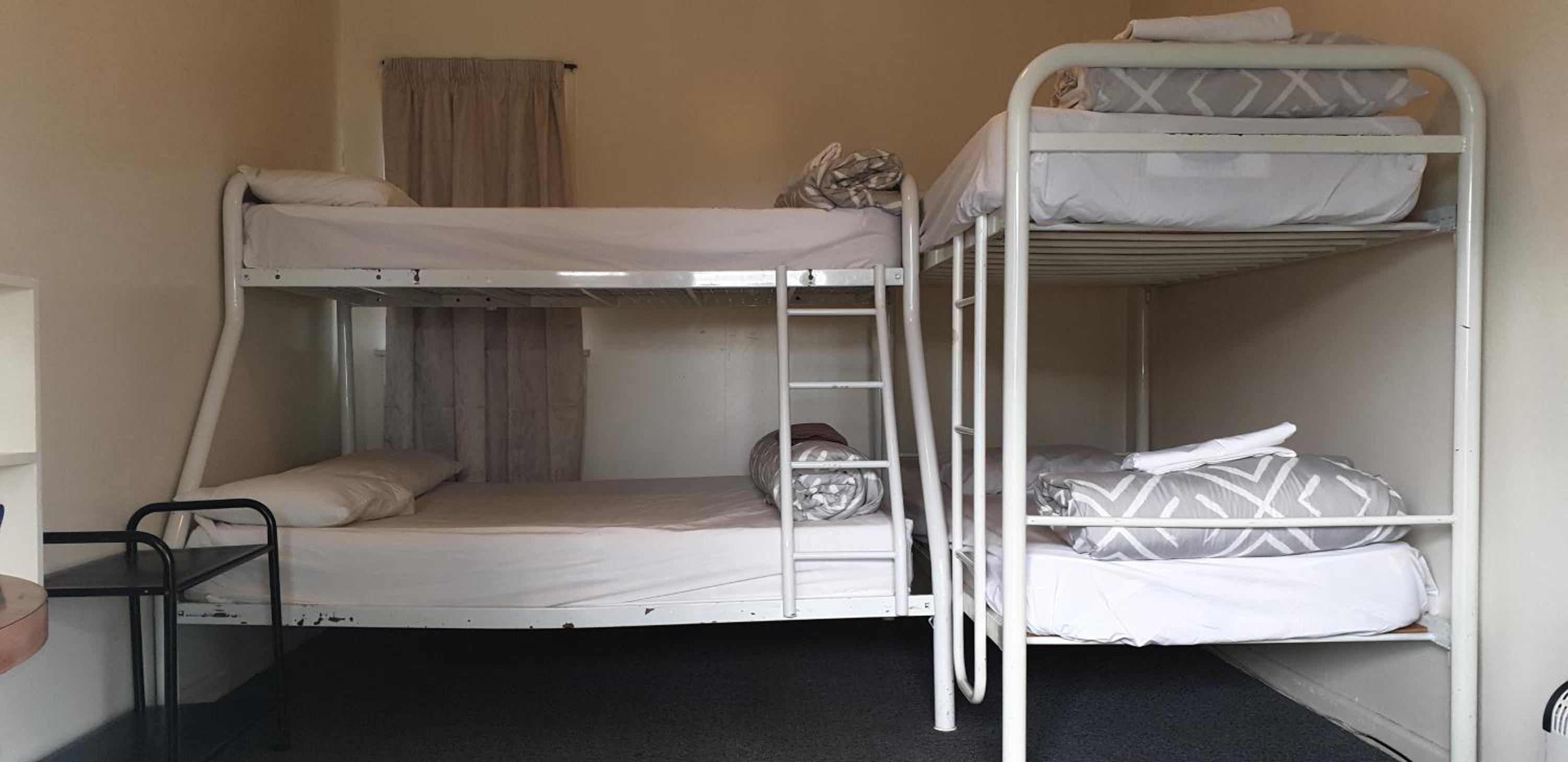 Camellia Court Family Motel