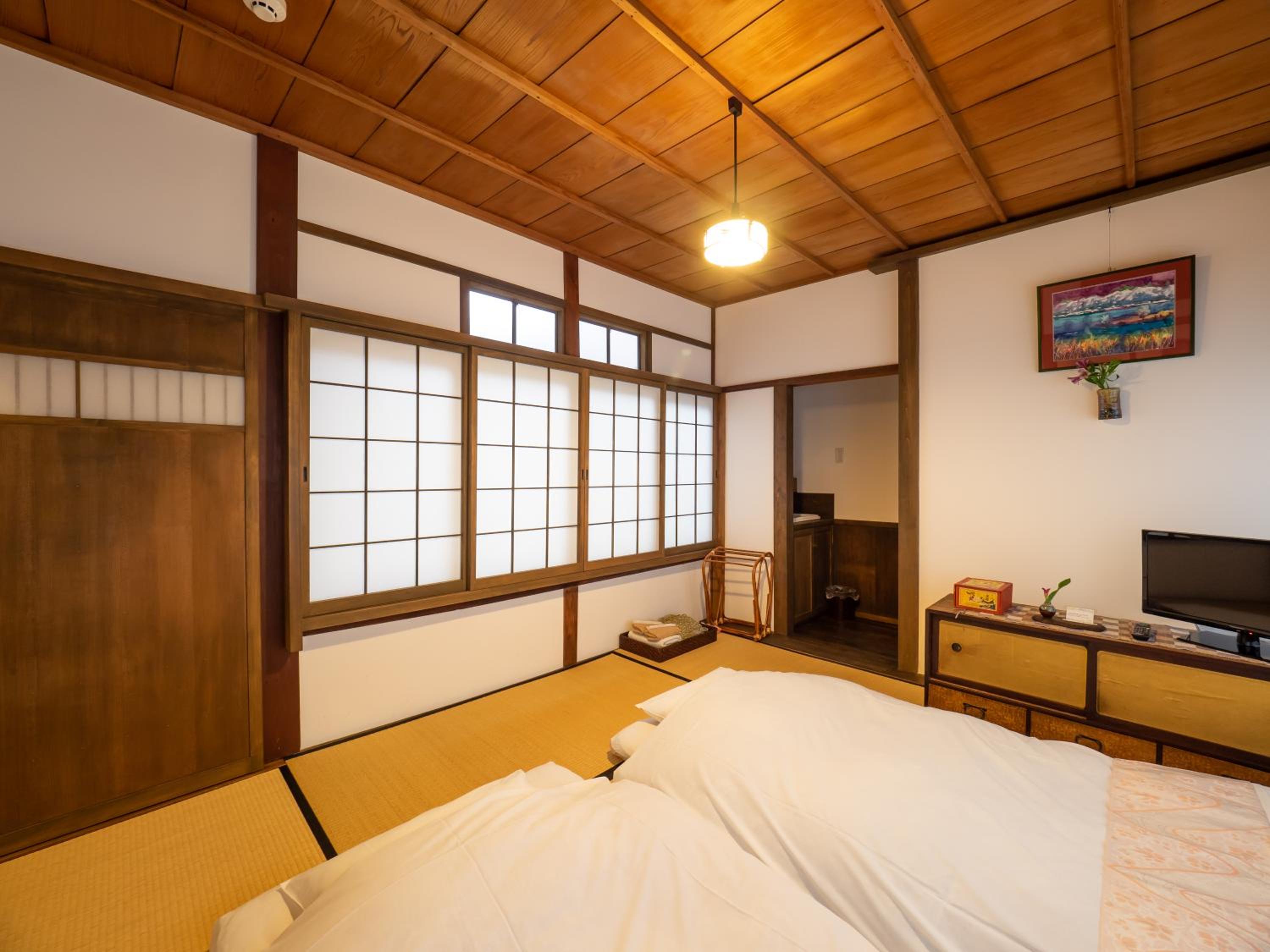 Inase Otsu Machiya Bed and Breakfast