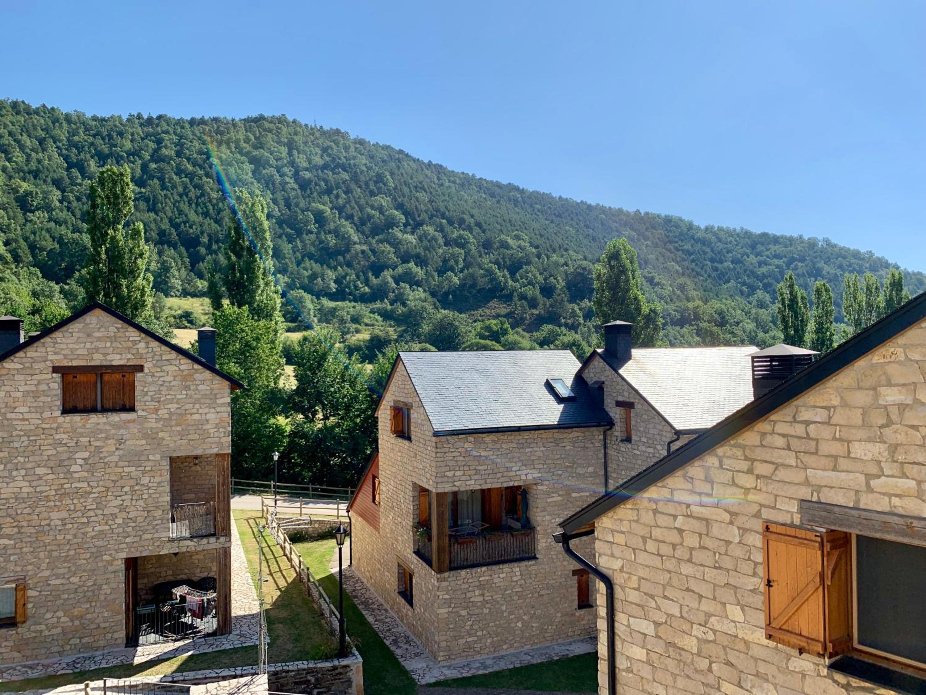 Casa Mya. A Modern Duplex in the Spanish Pyrenees view 4