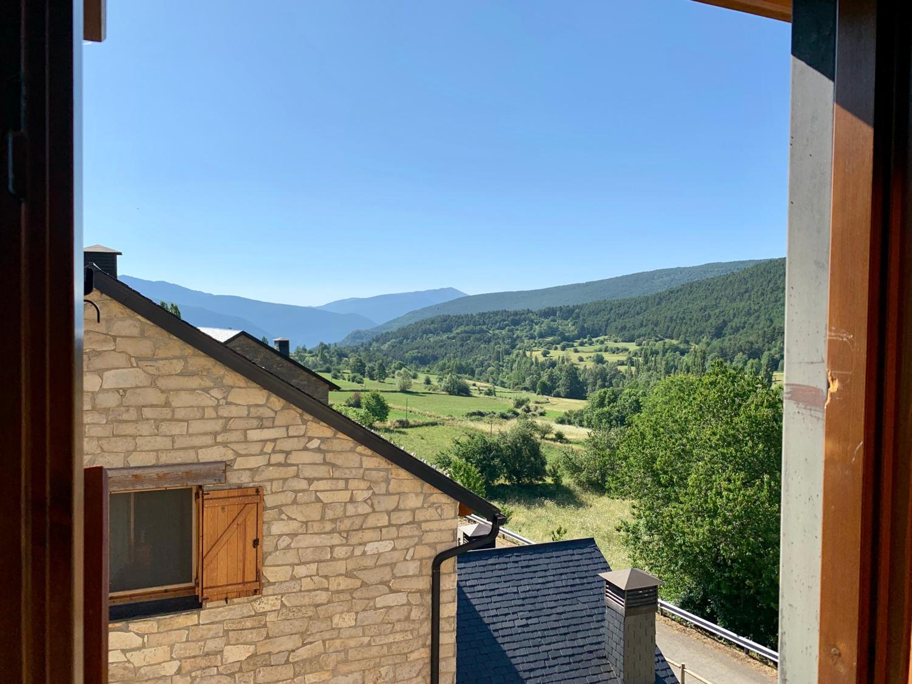 Casa Mya. A Modern Duplex in the Spanish Pyrenees view 5
