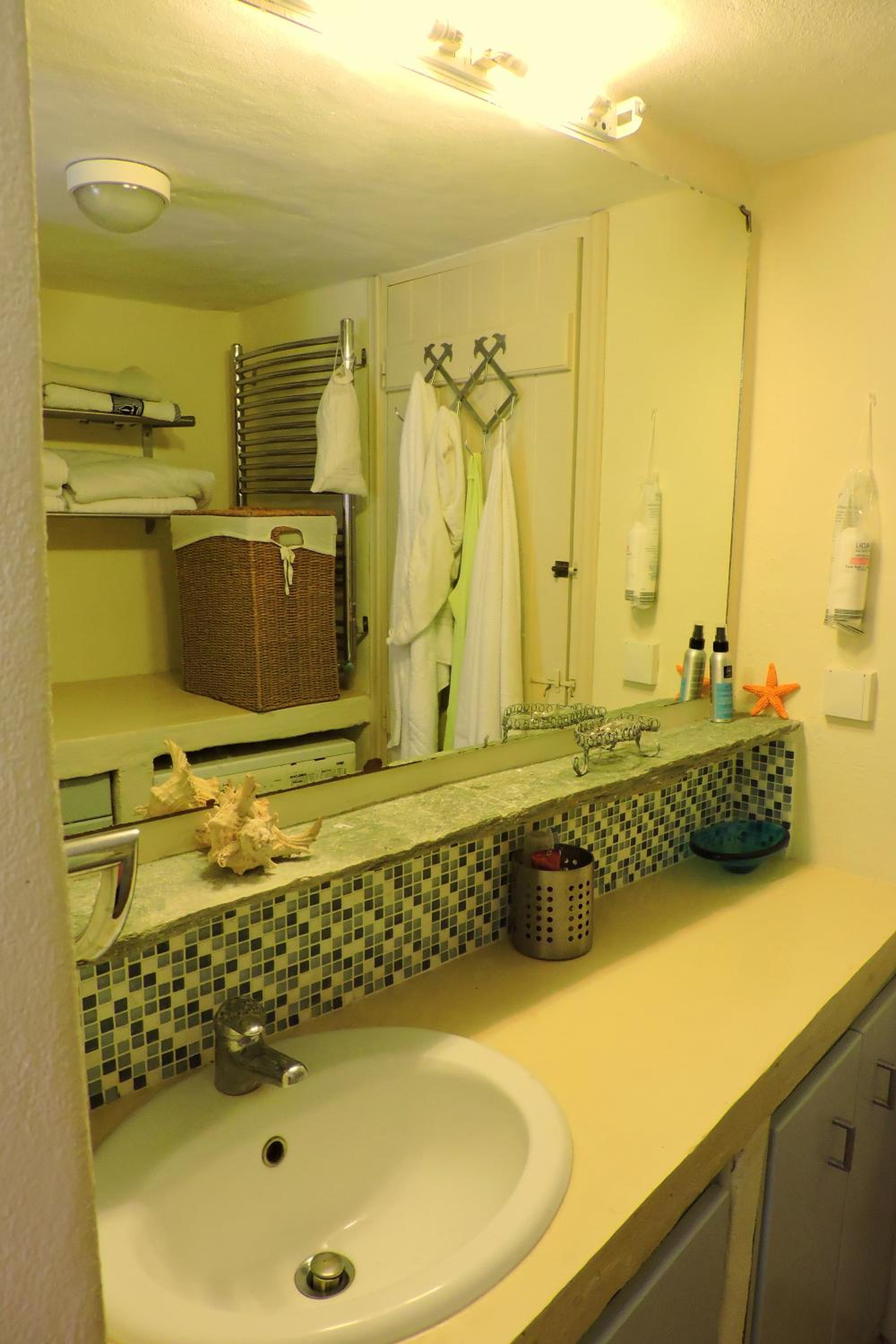 Photo 47