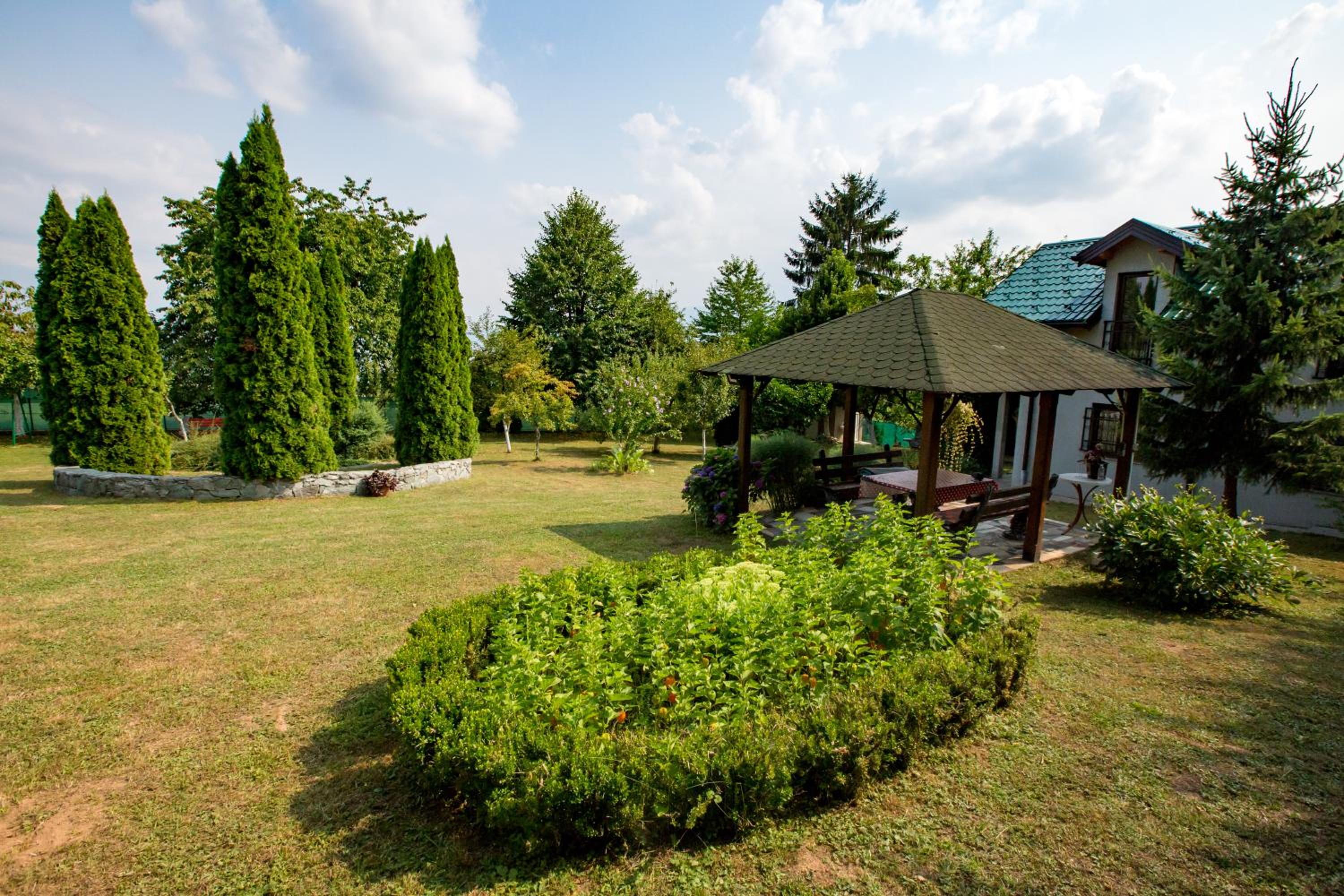 Vikendica Ahatovići
