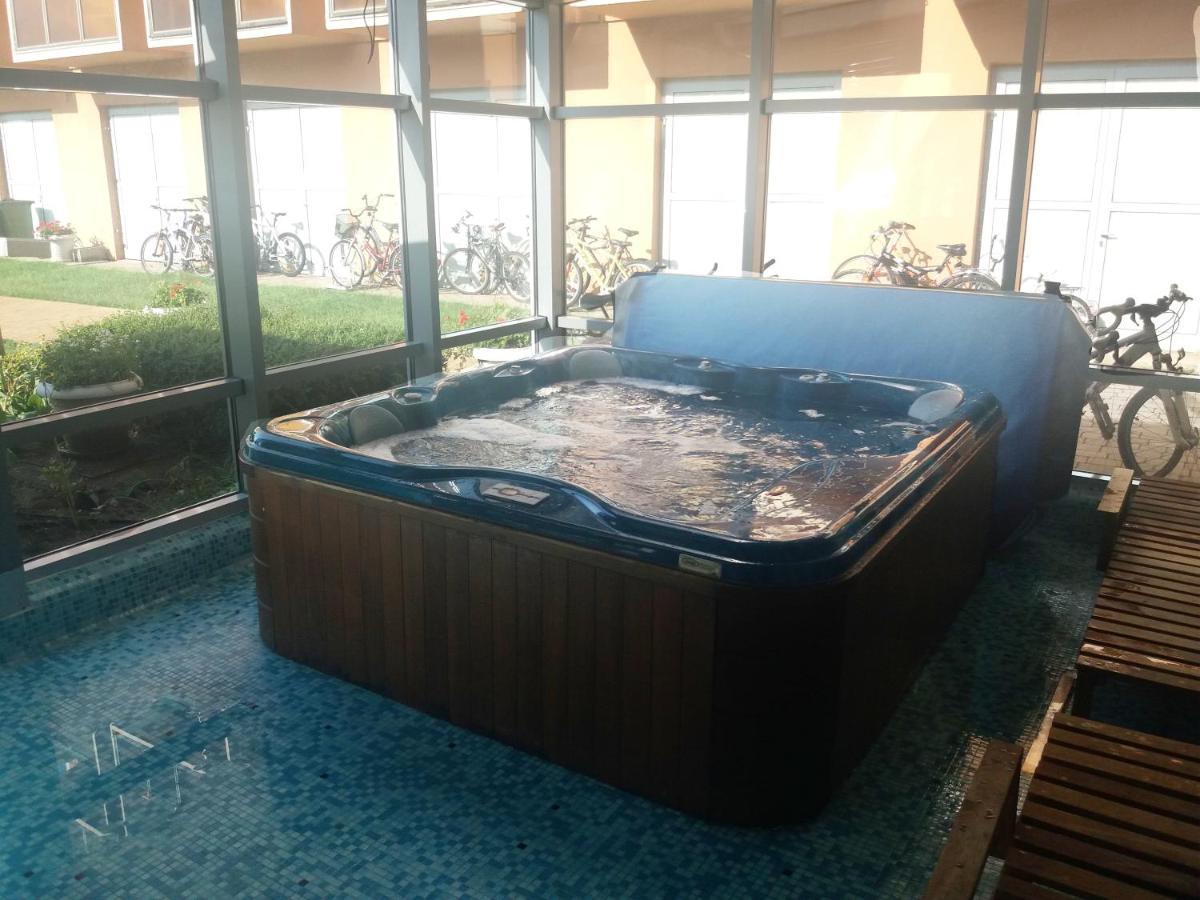 Jacuzzi