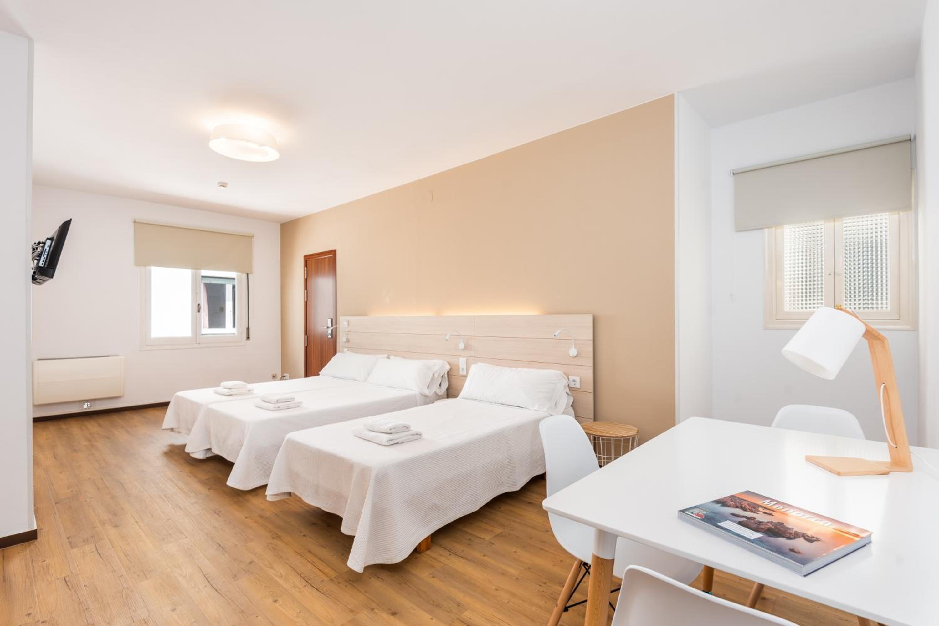 Hostal Jume - Urban Rooms