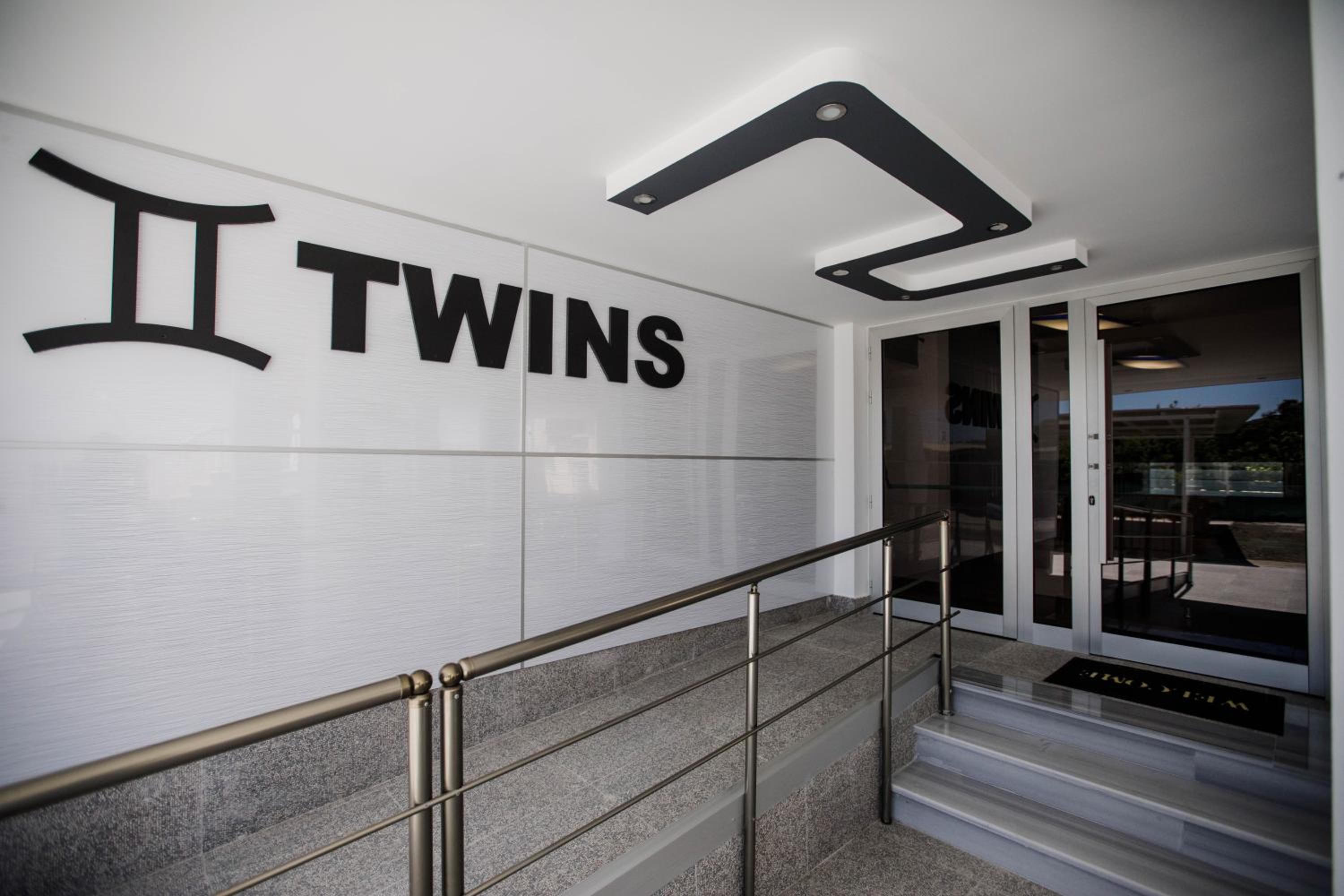 Twins Apartments