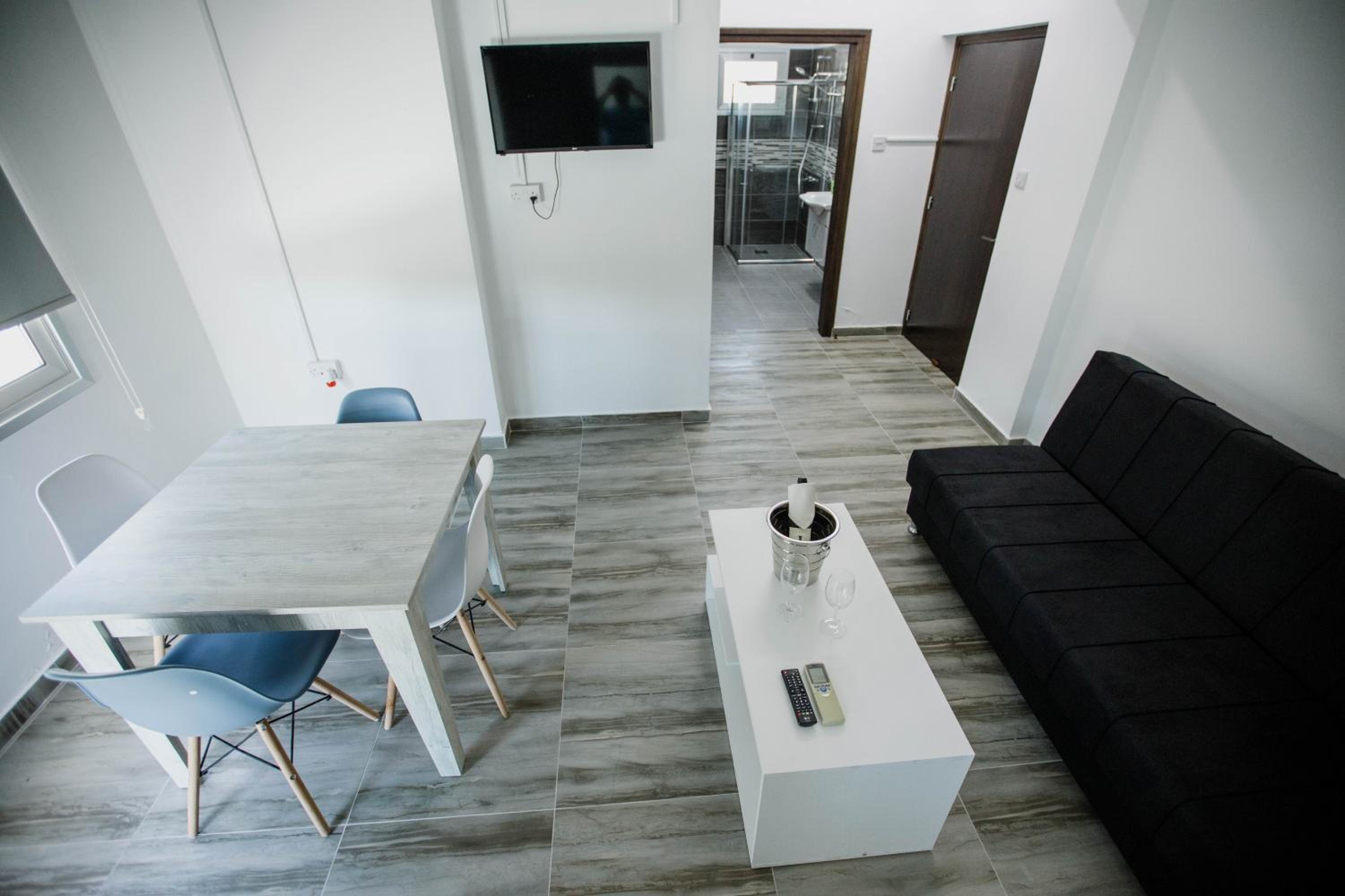 Twins Apartments
