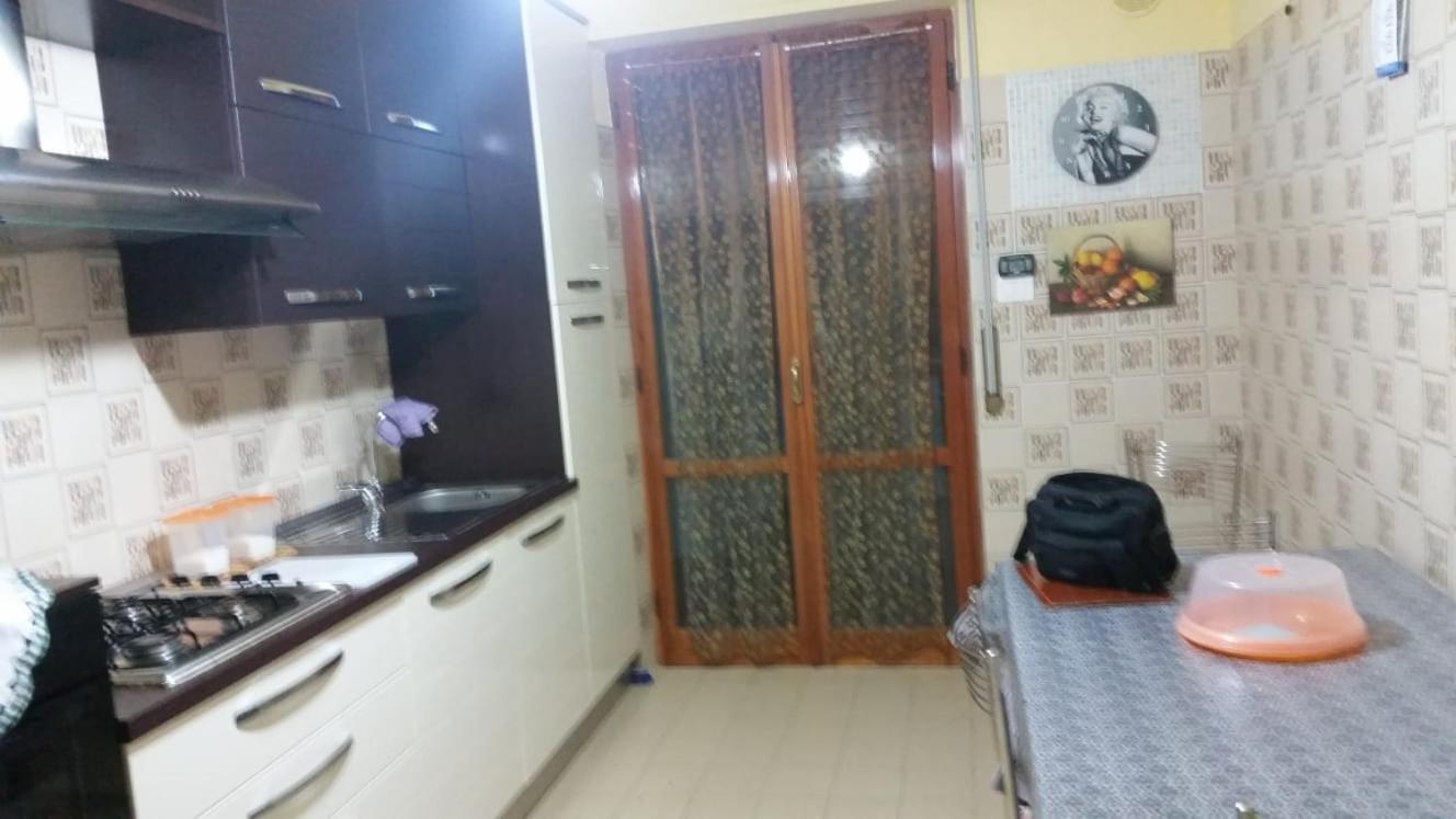 Appartamento Vacanza en Torre deʼ Passeri — kitchen