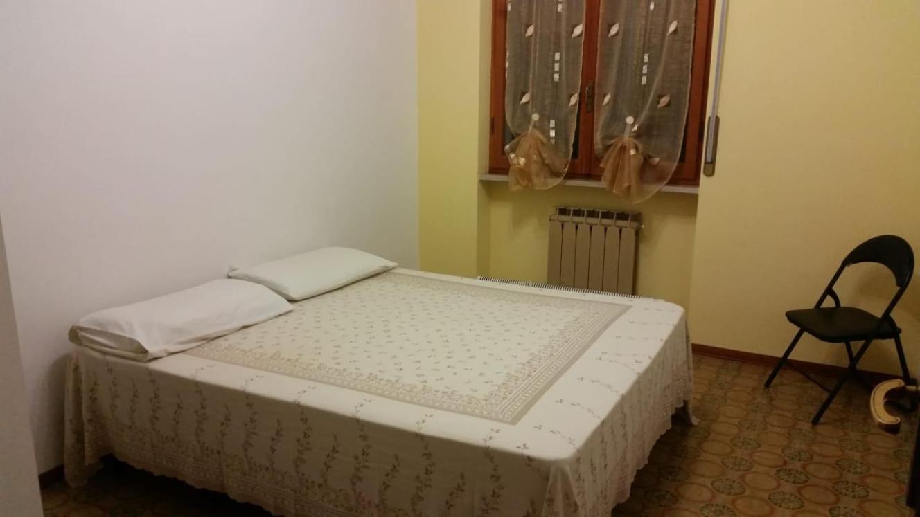 Appartamento Vacanza en Torre deʼ Passeri — hotel room