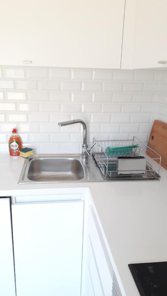 Modern Cosy Flat with Terrace in Campo de Ourique. view 5