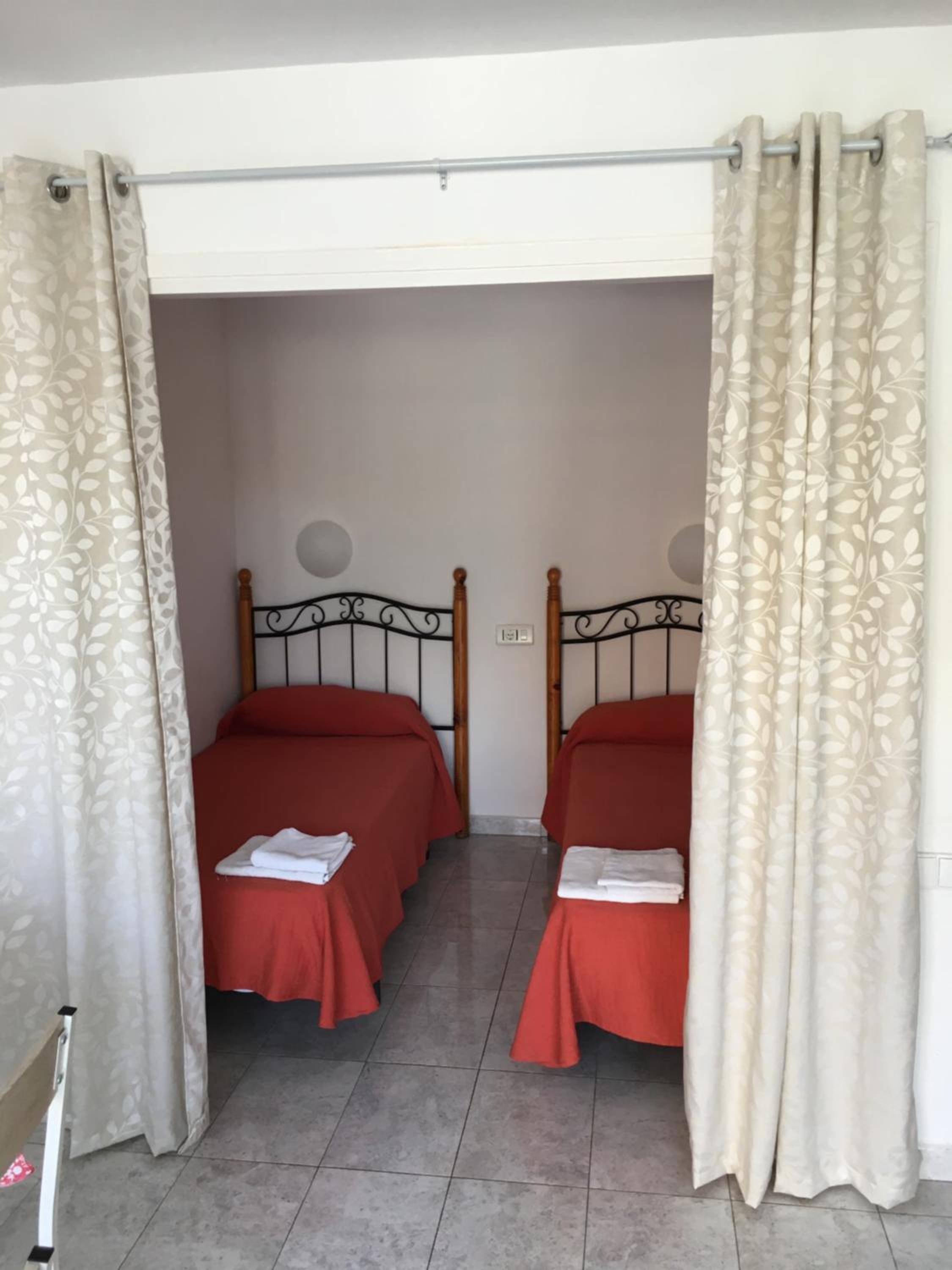 BERMUDAS-TURIS Apartamentos