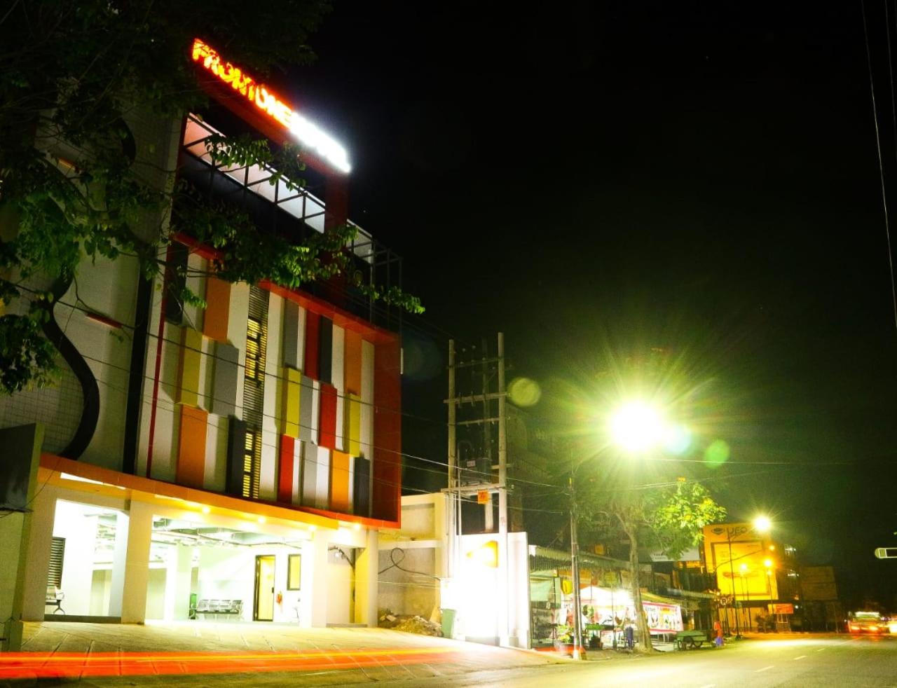 Front One Hotel Tulungagung