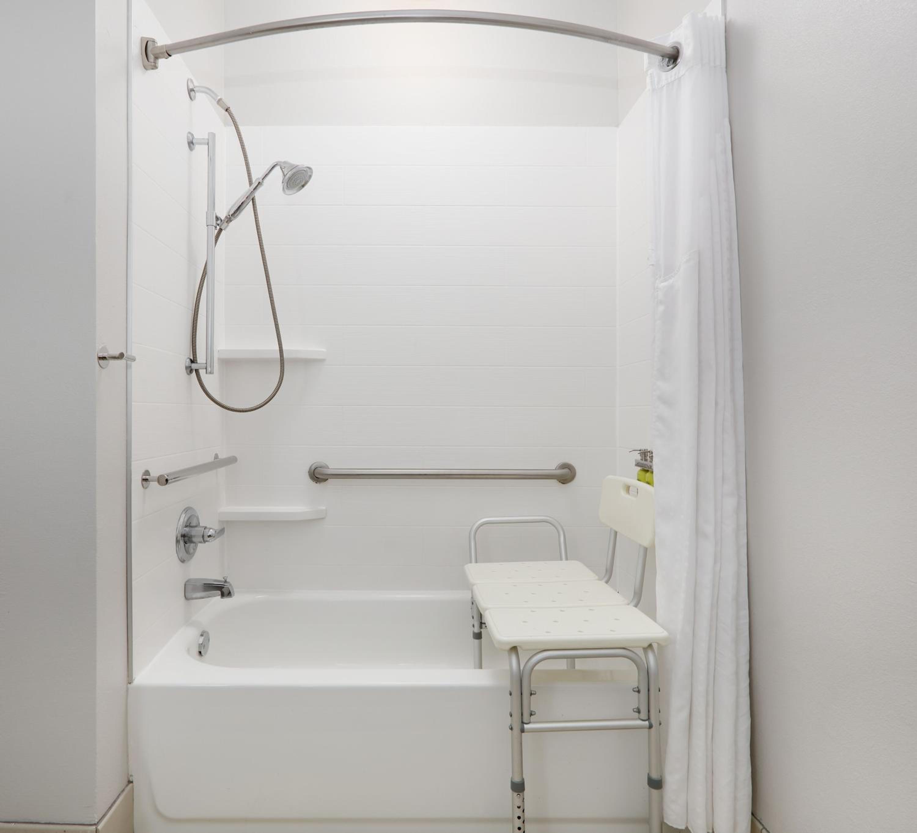 Dublin Vacations - Holiday Inn Express Hotel  Suites Dublin, an IHG Hotel - Property Image 3