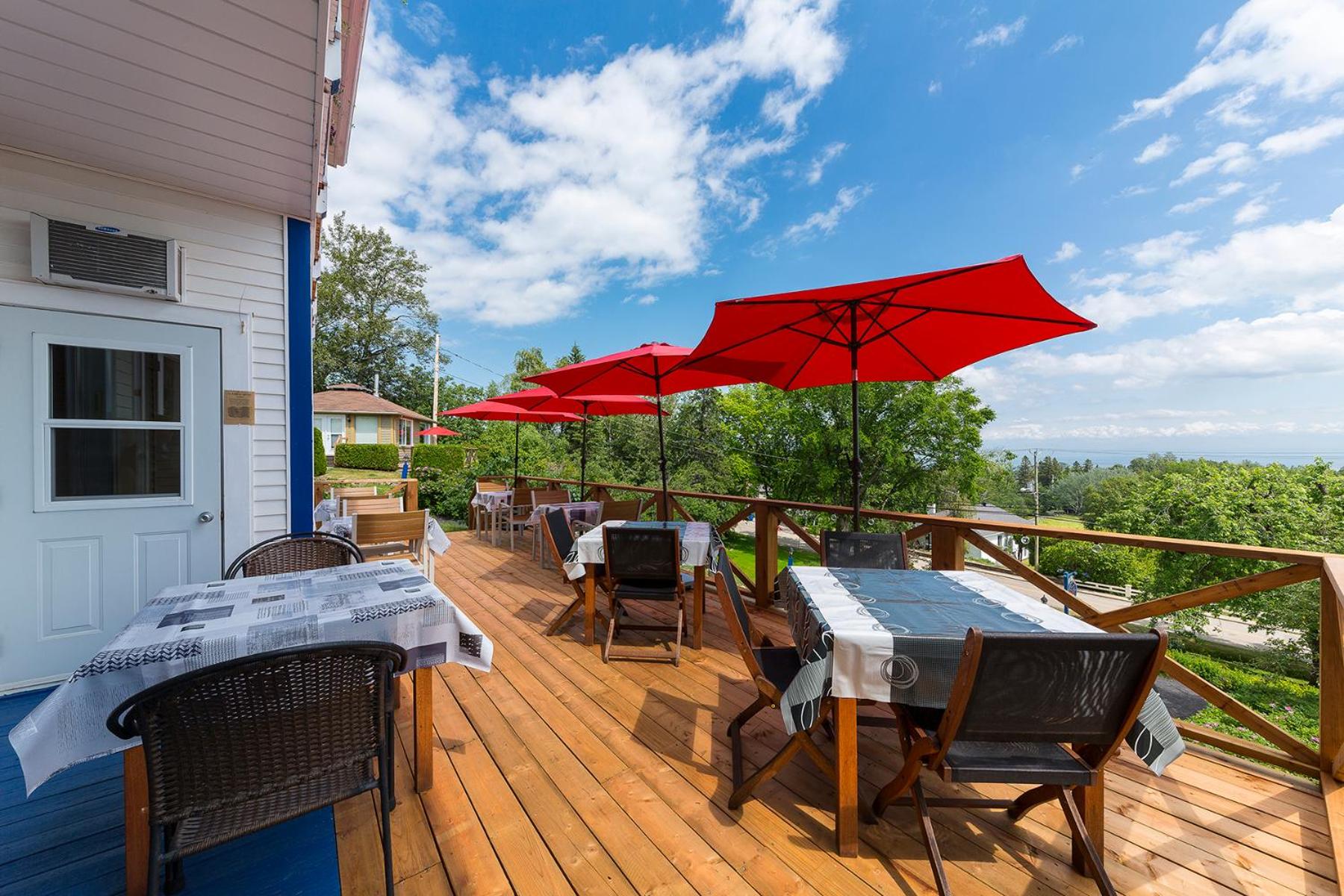 Auberge Fleurs de Lune view 4