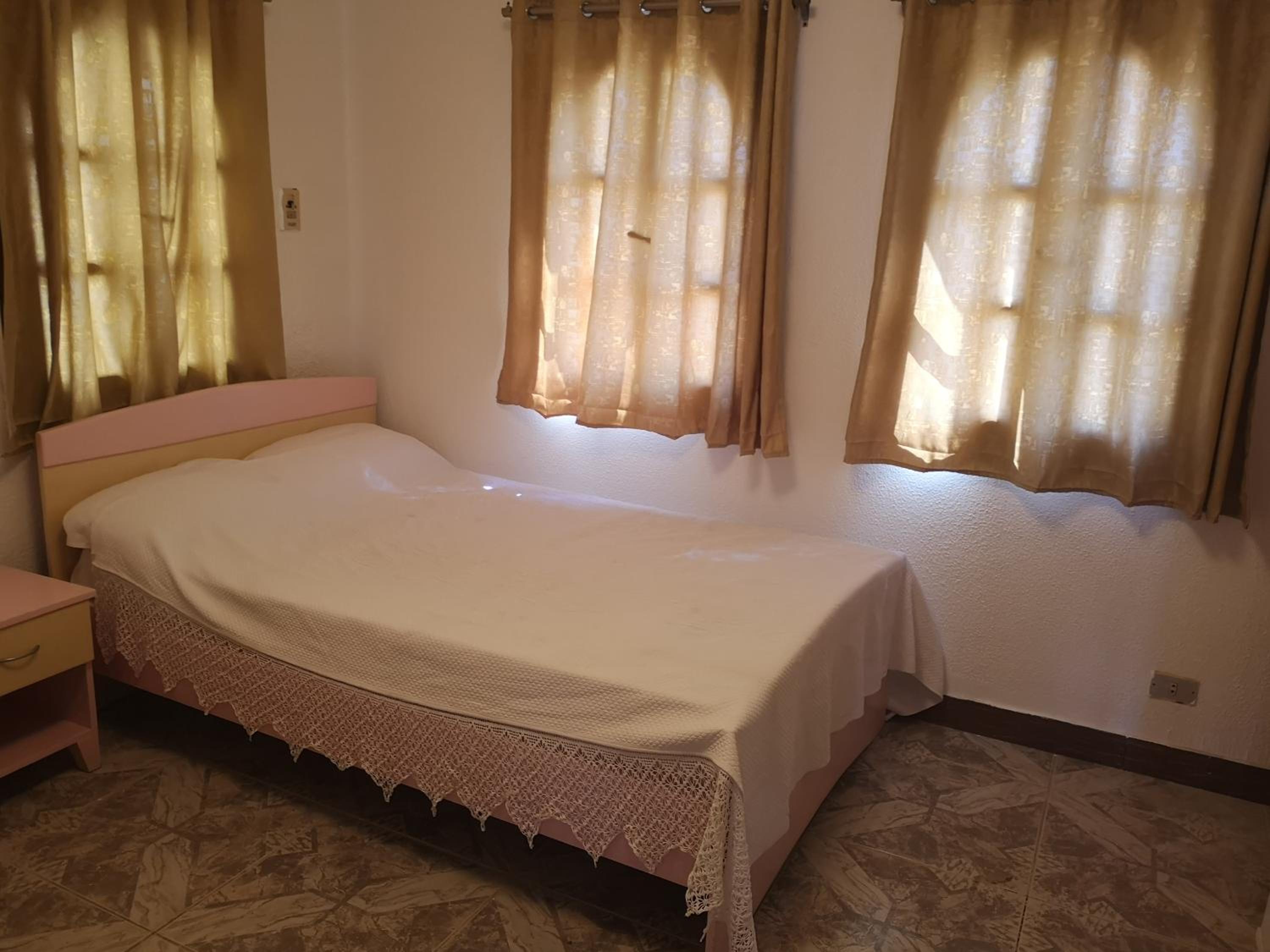 Cordoba Sea View Apartment with open air jacuzzi at Mastaba