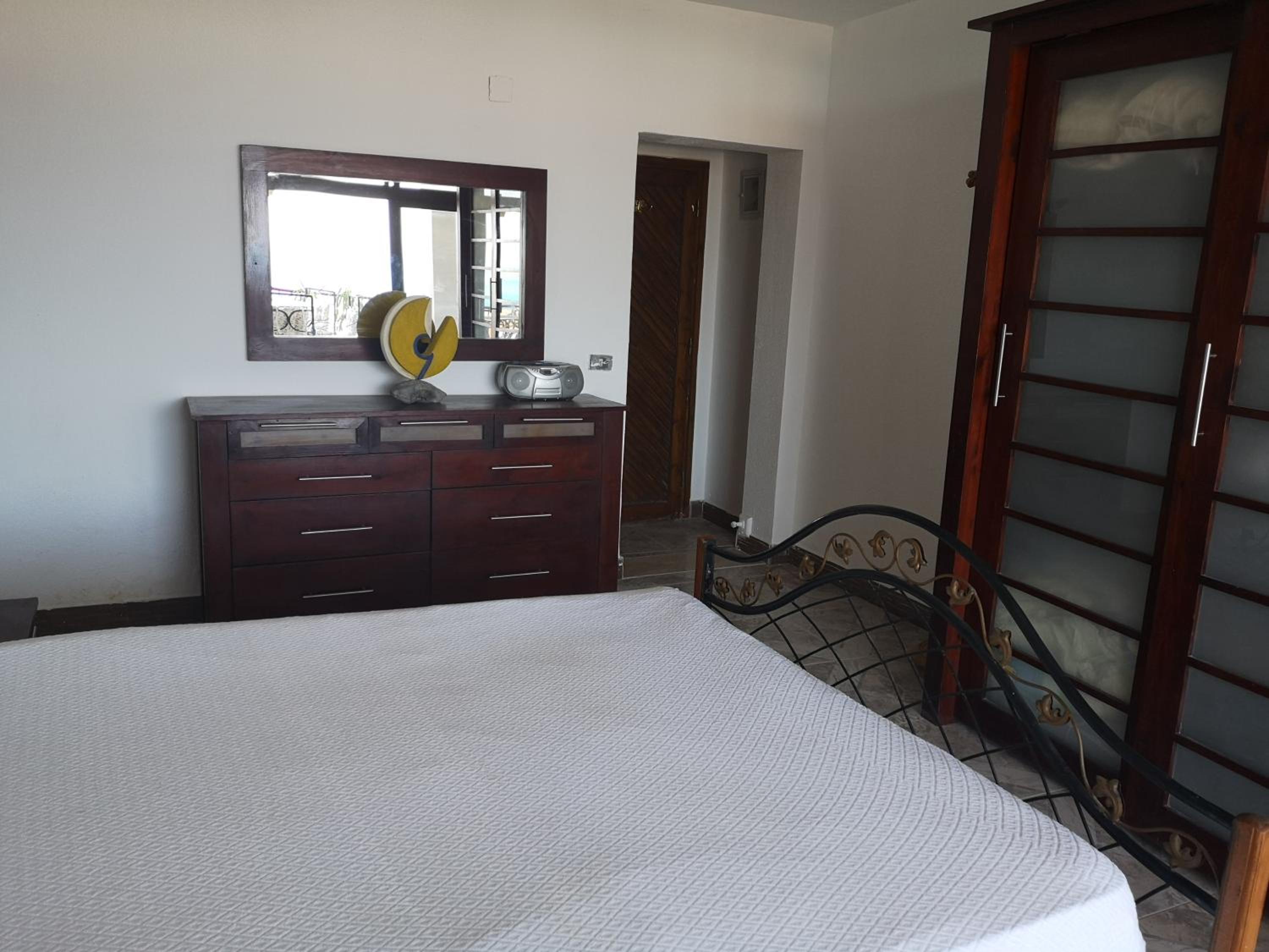 Cordoba Sea View Apartment with open air jacuzzi at Mastaba
